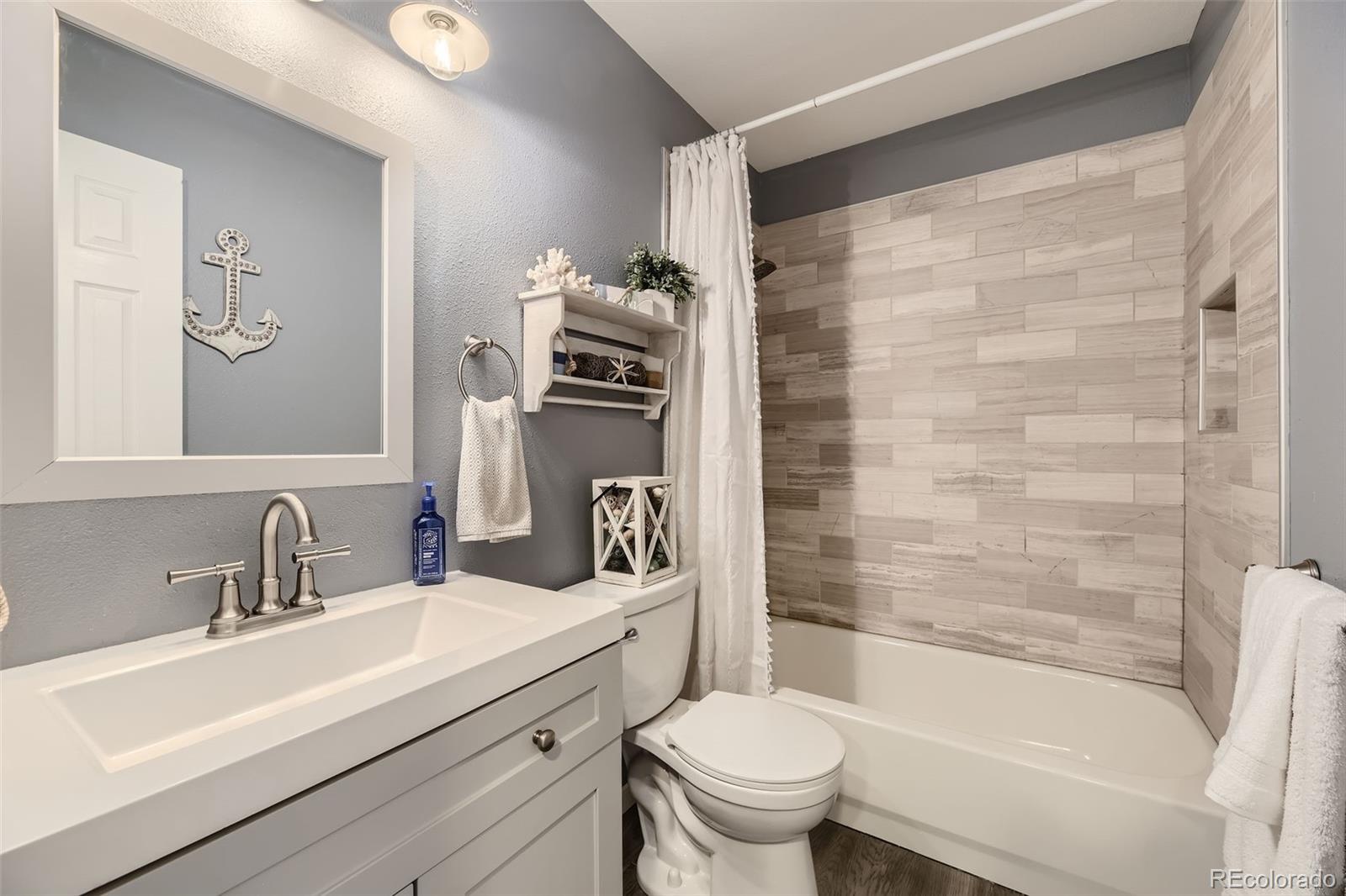 4892 Collinsville Place