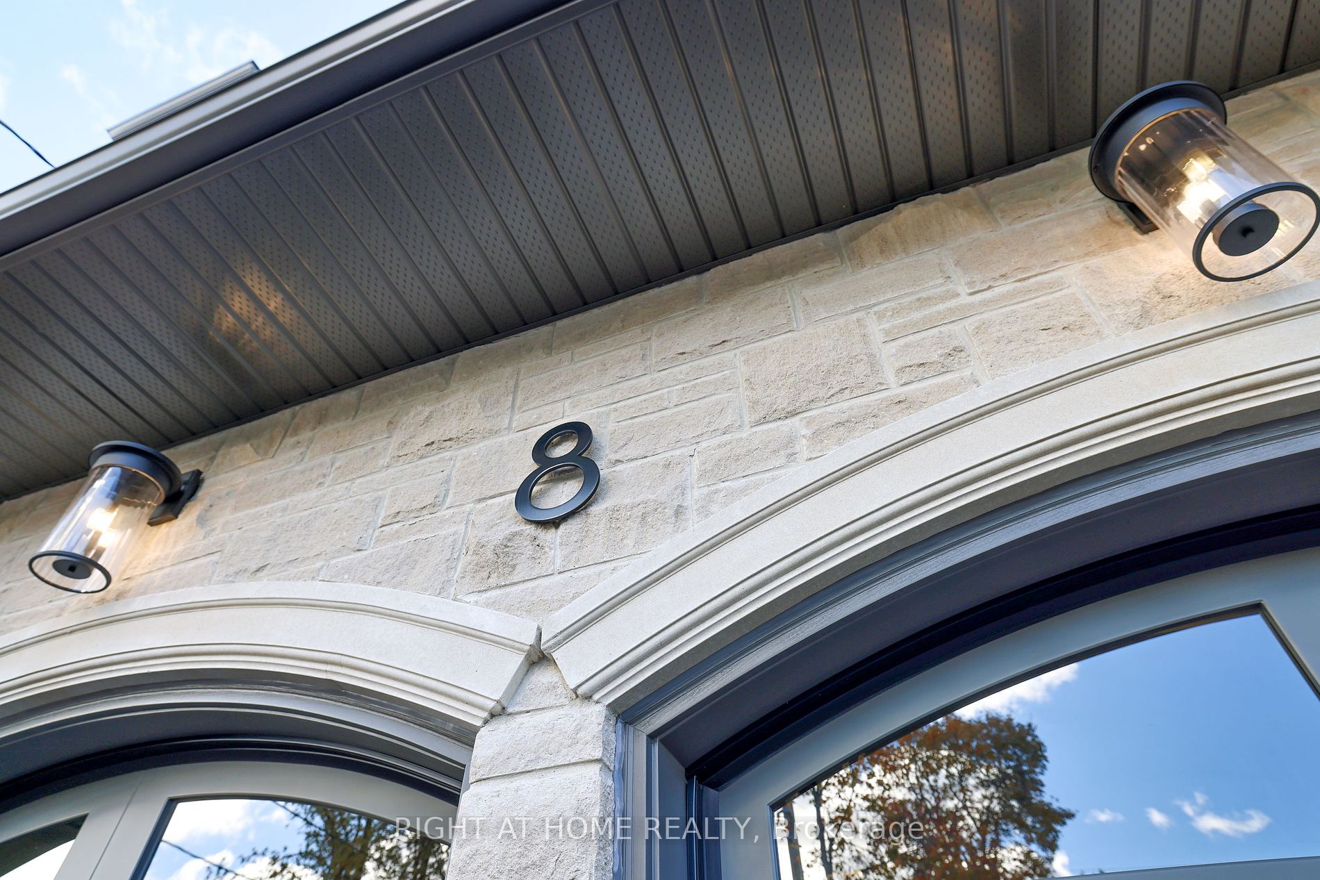 8 Hughson Dr