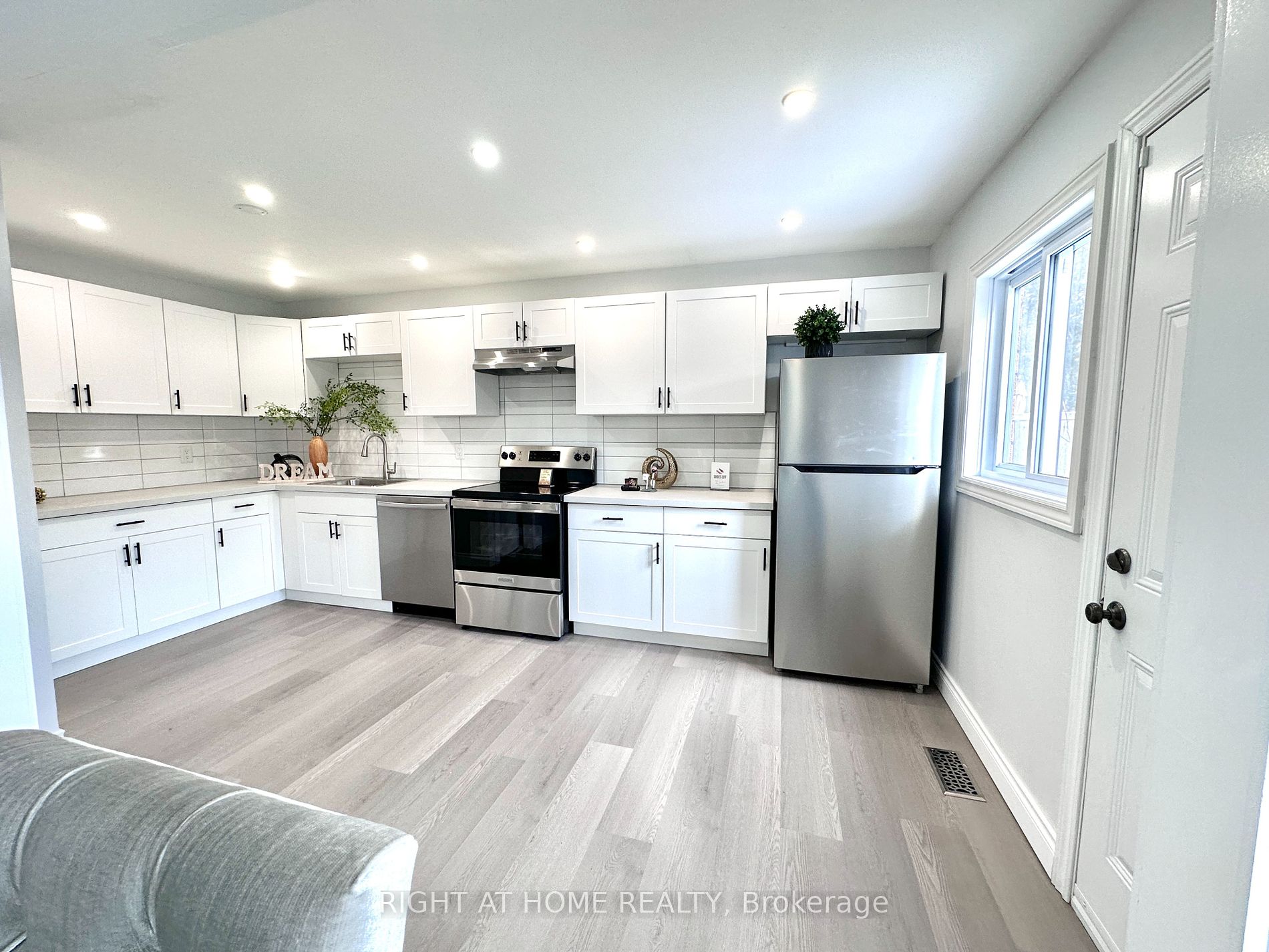 500 W Stone Church Rd C-03