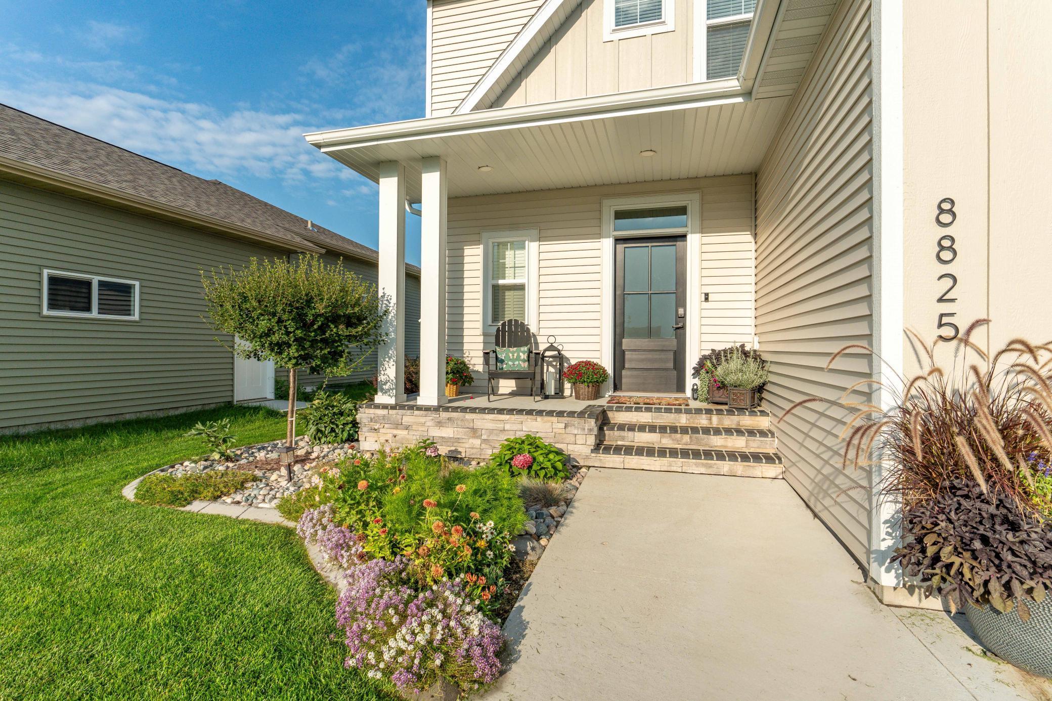 8825 Meadowlark Parkway