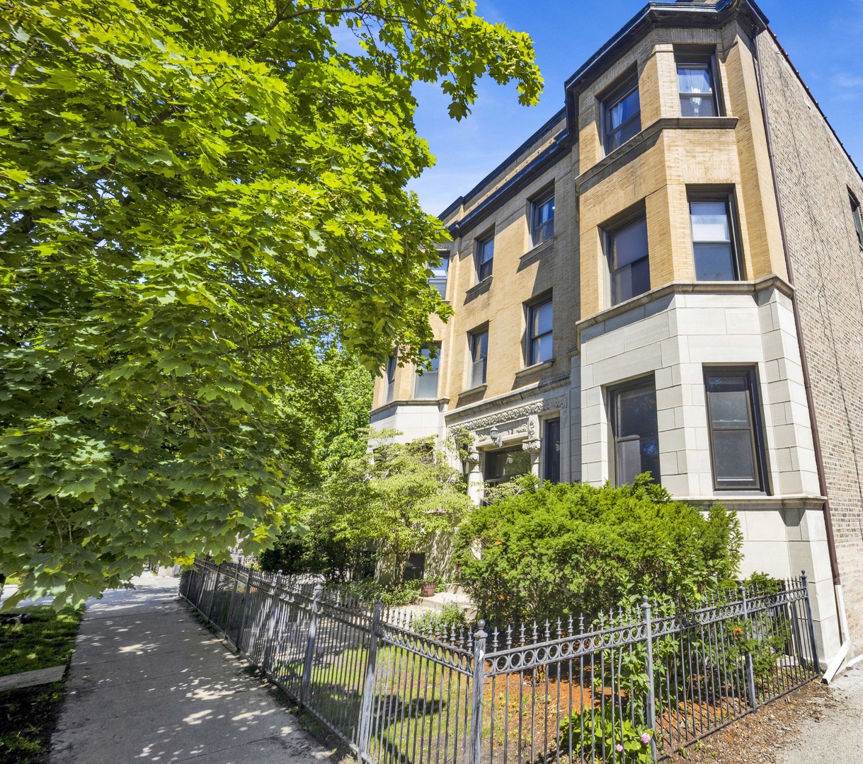 1712 W Wilson Avenue Unit 3E