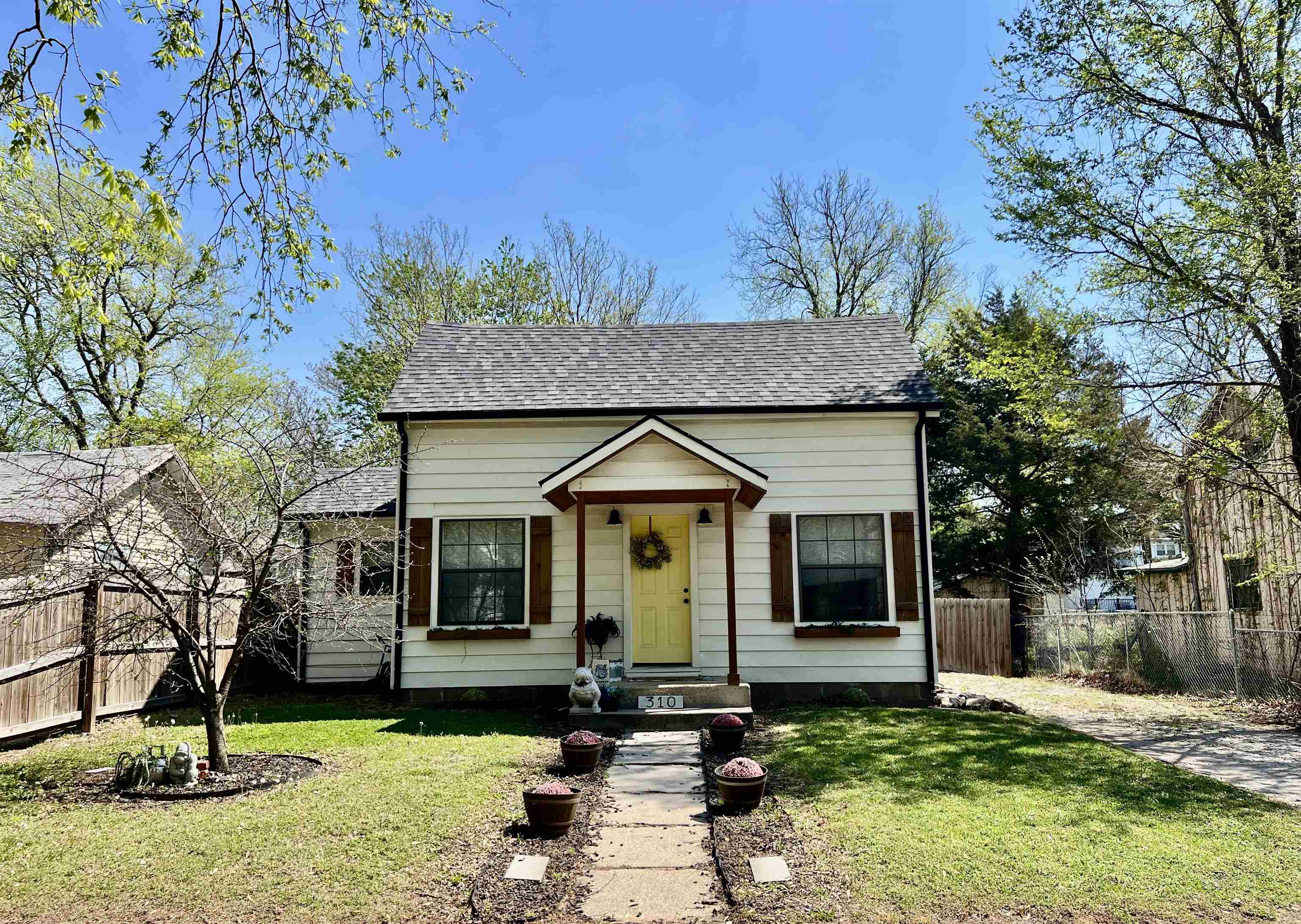 310 N 4th