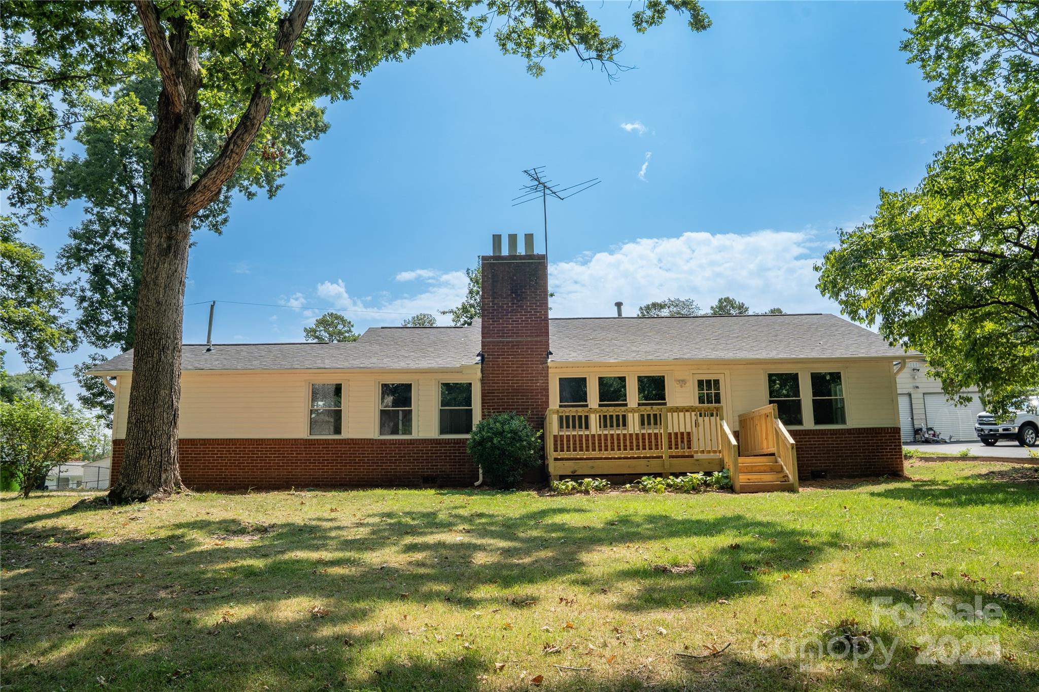 113 Oakleaf Drive