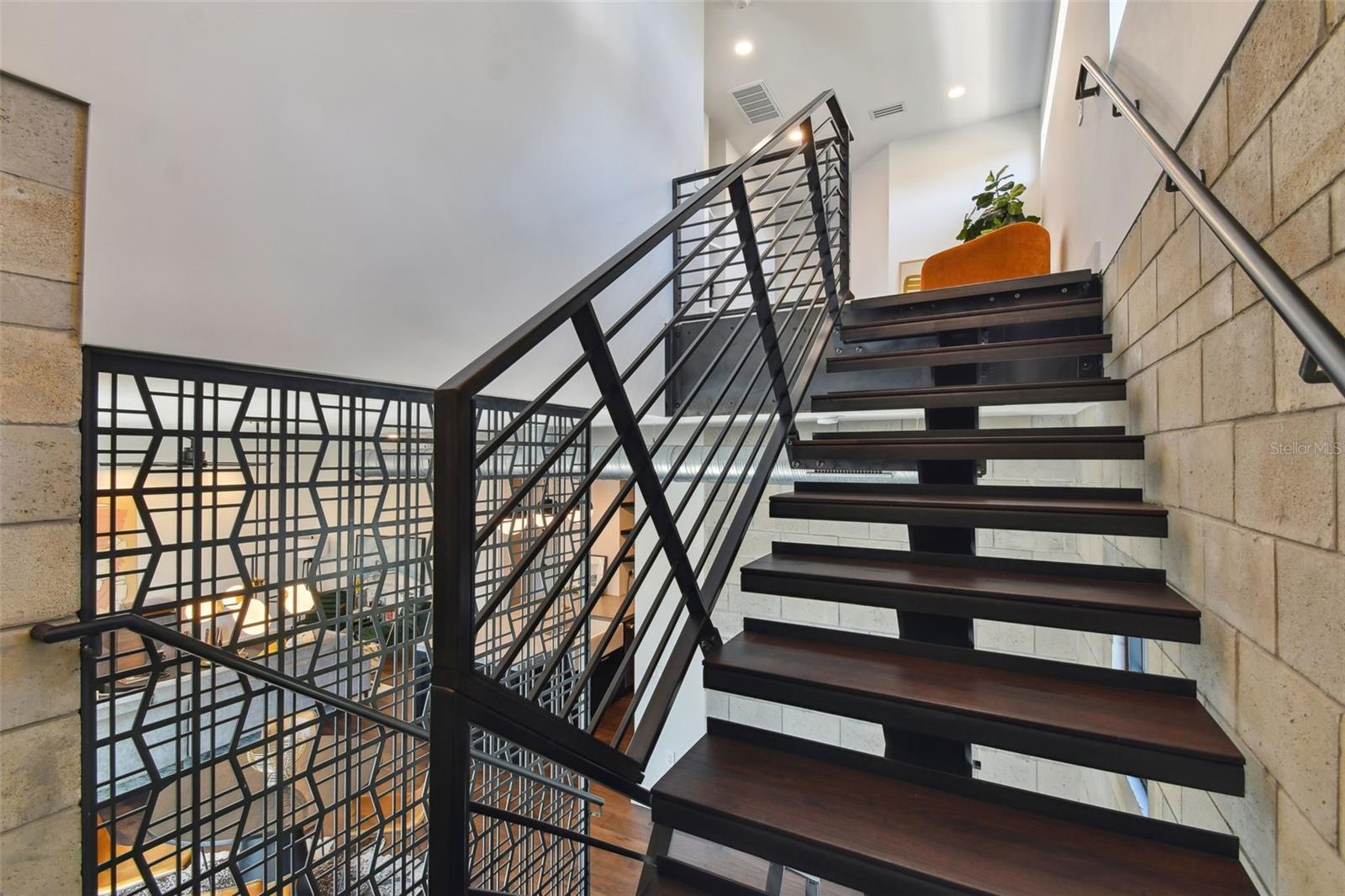 1312 W Azeele Street 1