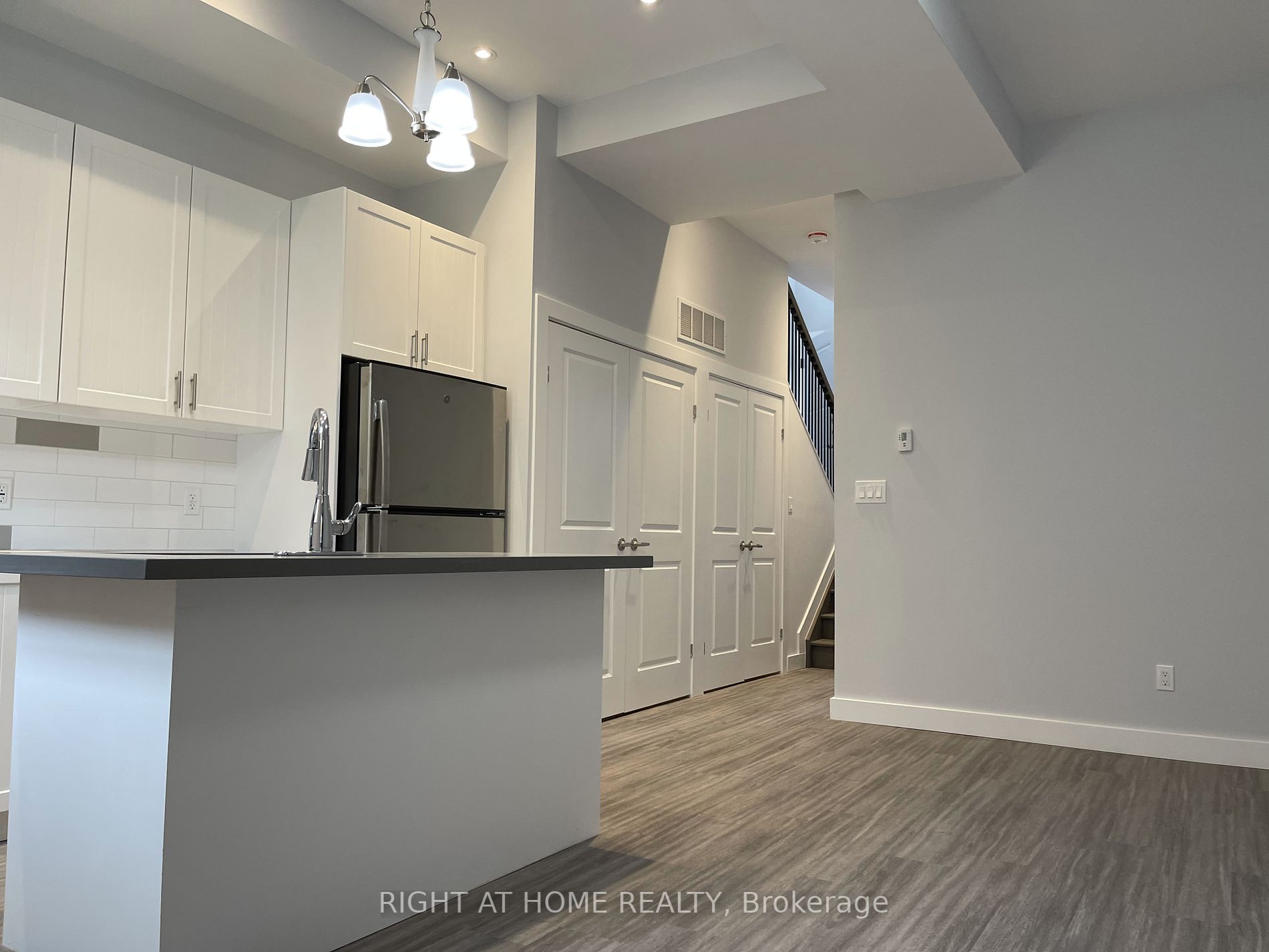 980 Ossington Ave Laneway