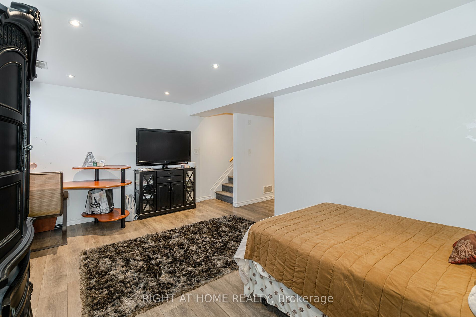 91 E Poppy Dr 50