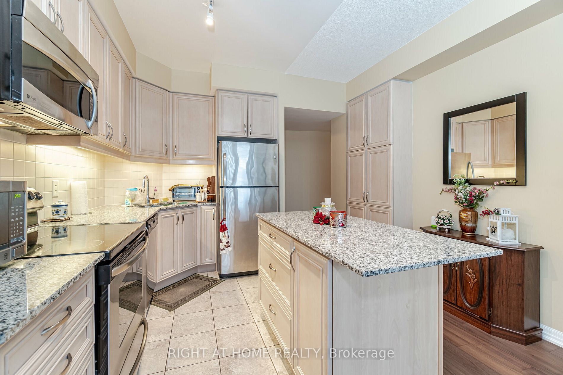223 Webb Dr 202