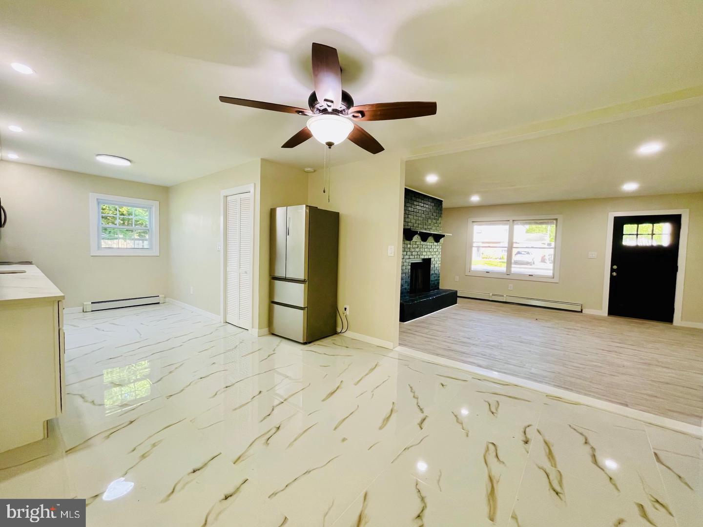 249 Ctr St  