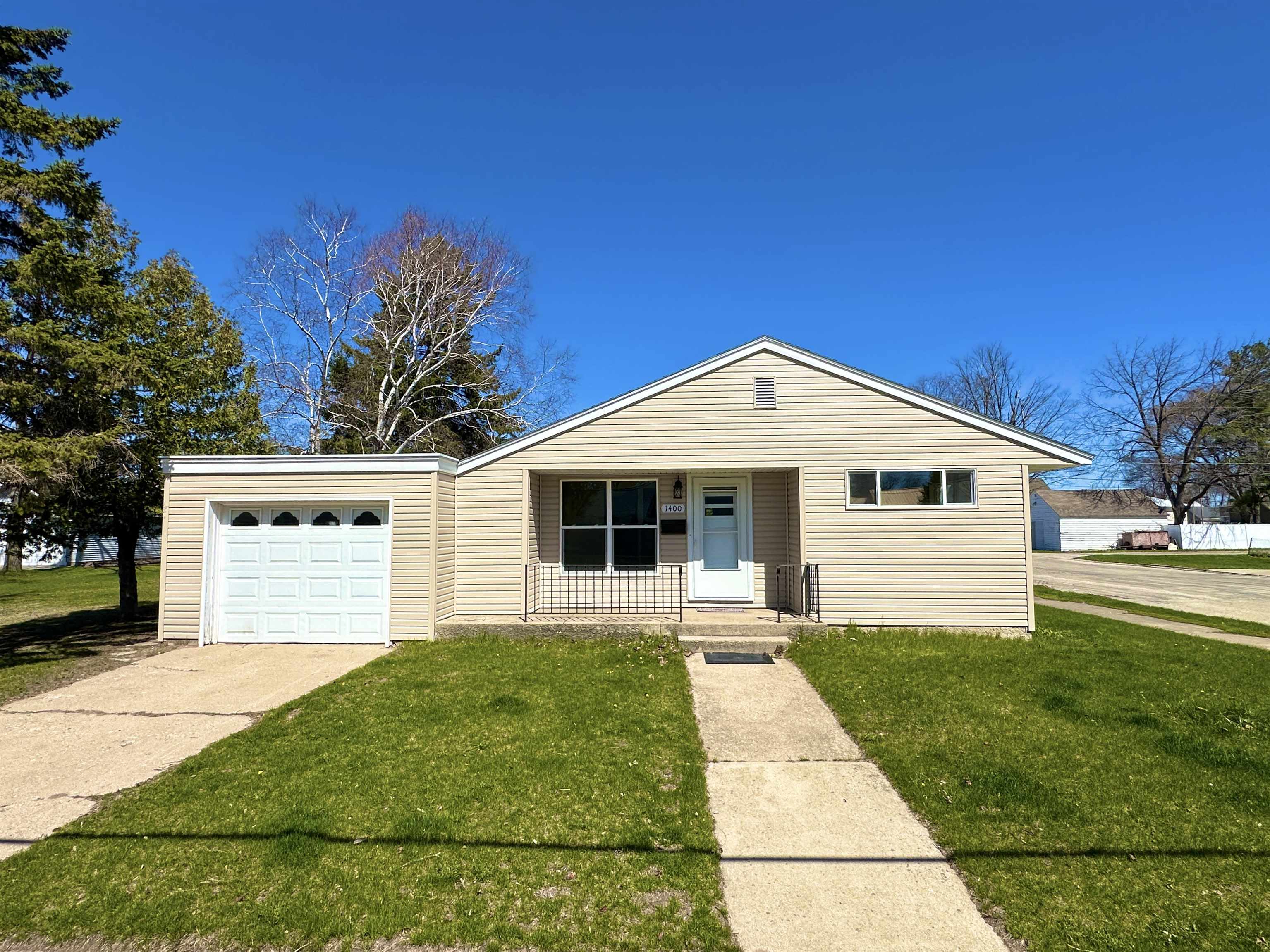 1400 23RD Avenue, MENOMINEE, MI 49858 50290277 Call Broadway Real Estate at (906) 8634484