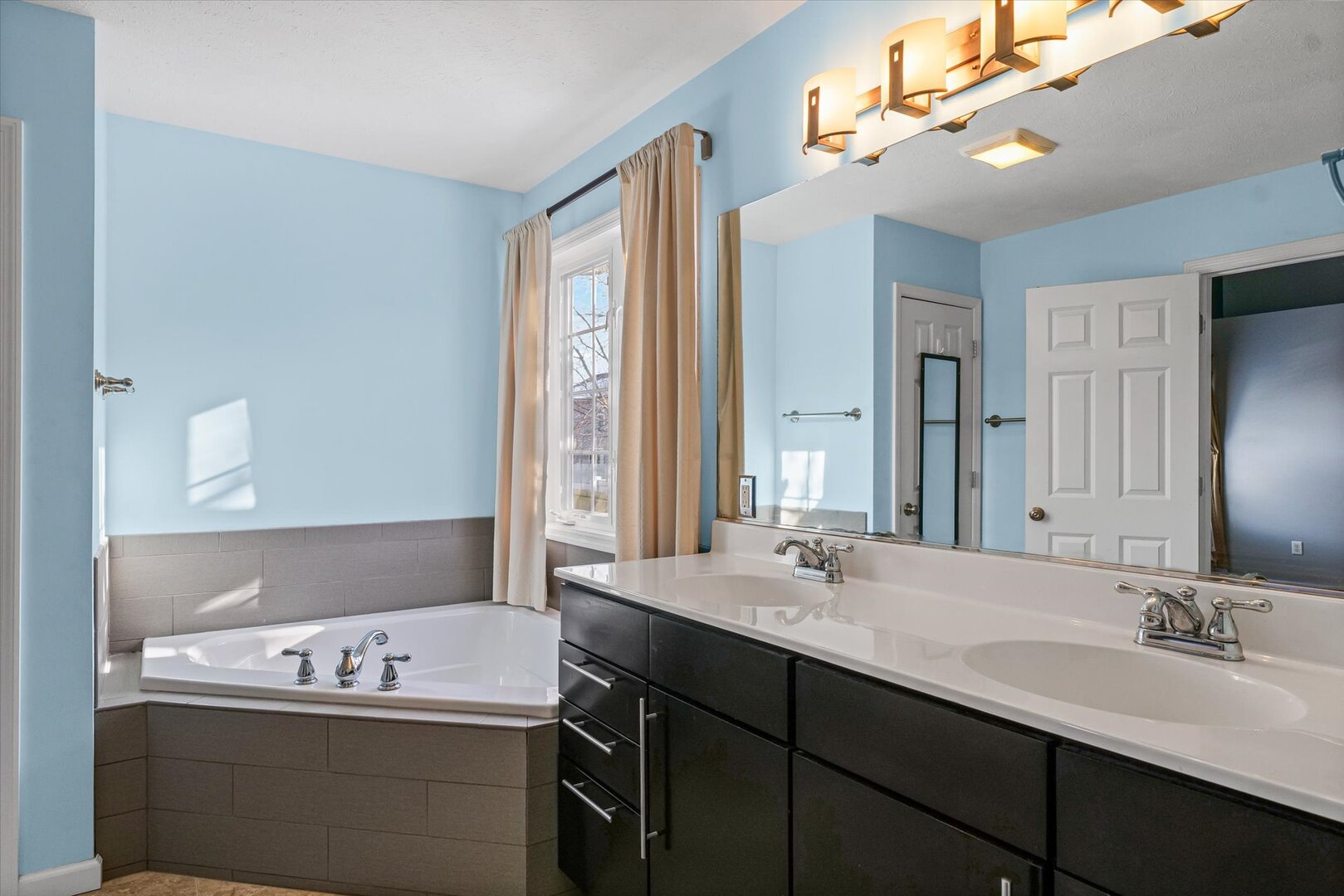 3905 Brookfield Drive