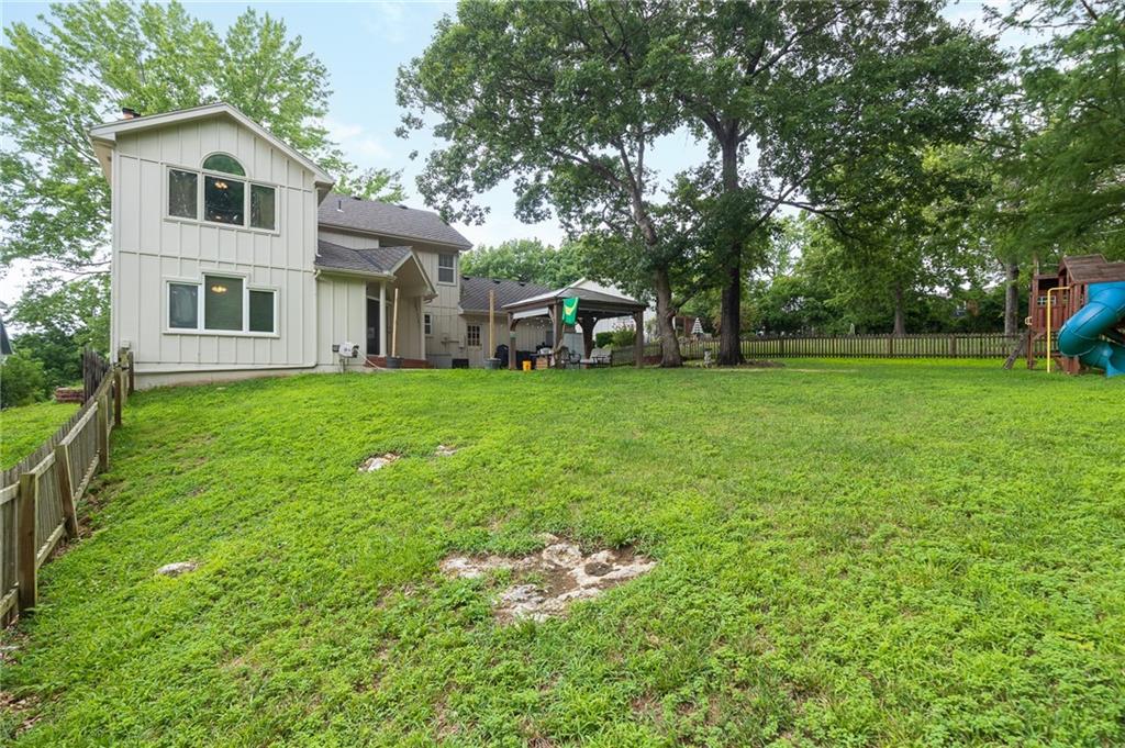 3743 NE Woodland Court