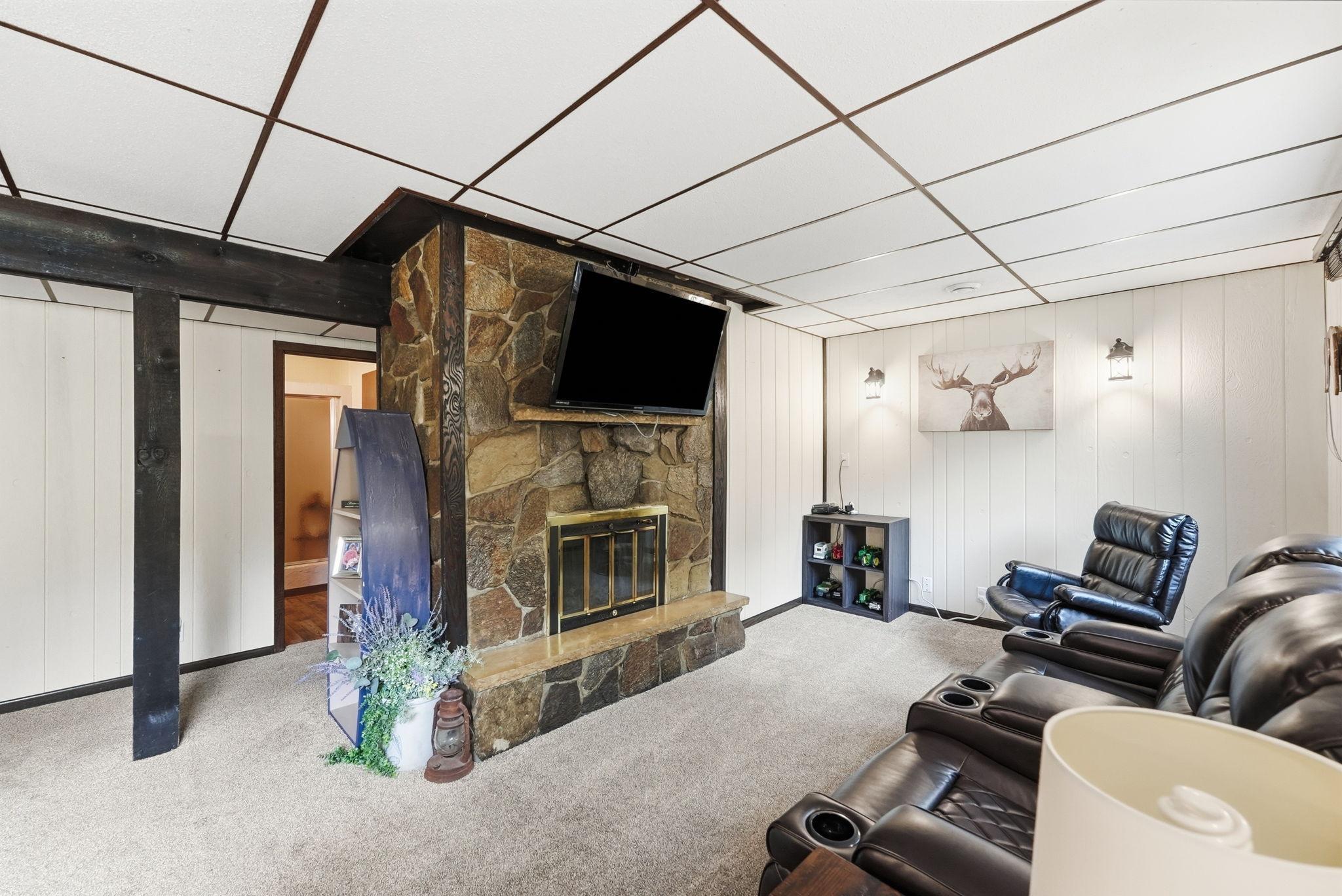 214 Highview Drive W