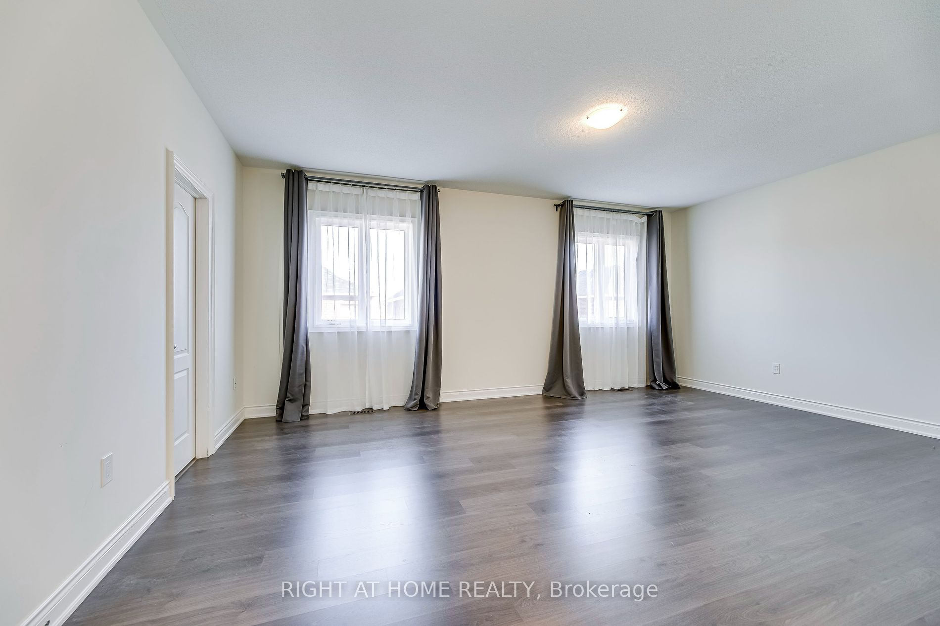 1551 Doran Cres