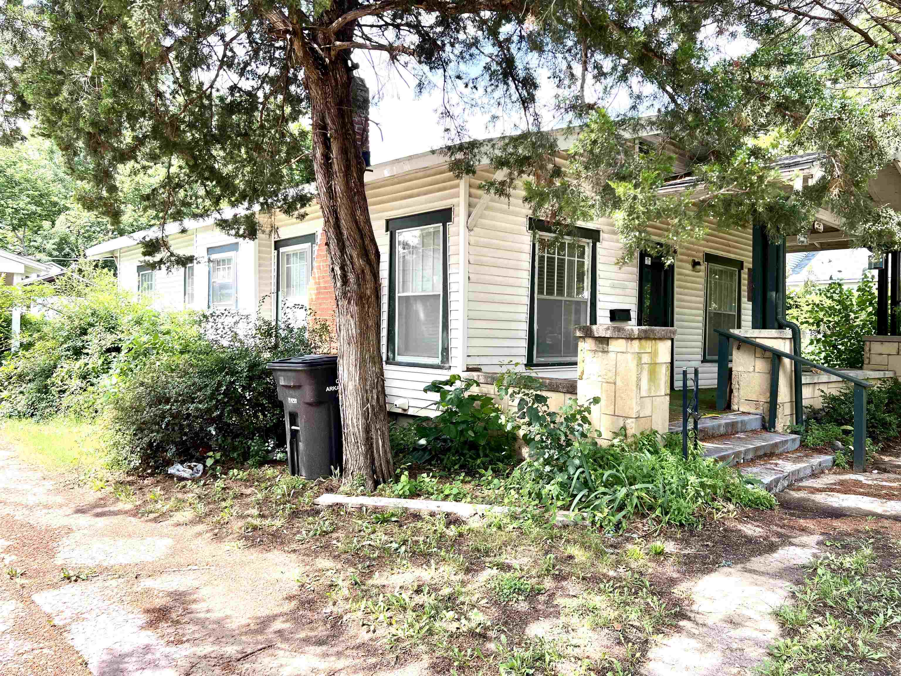 211 W Linden