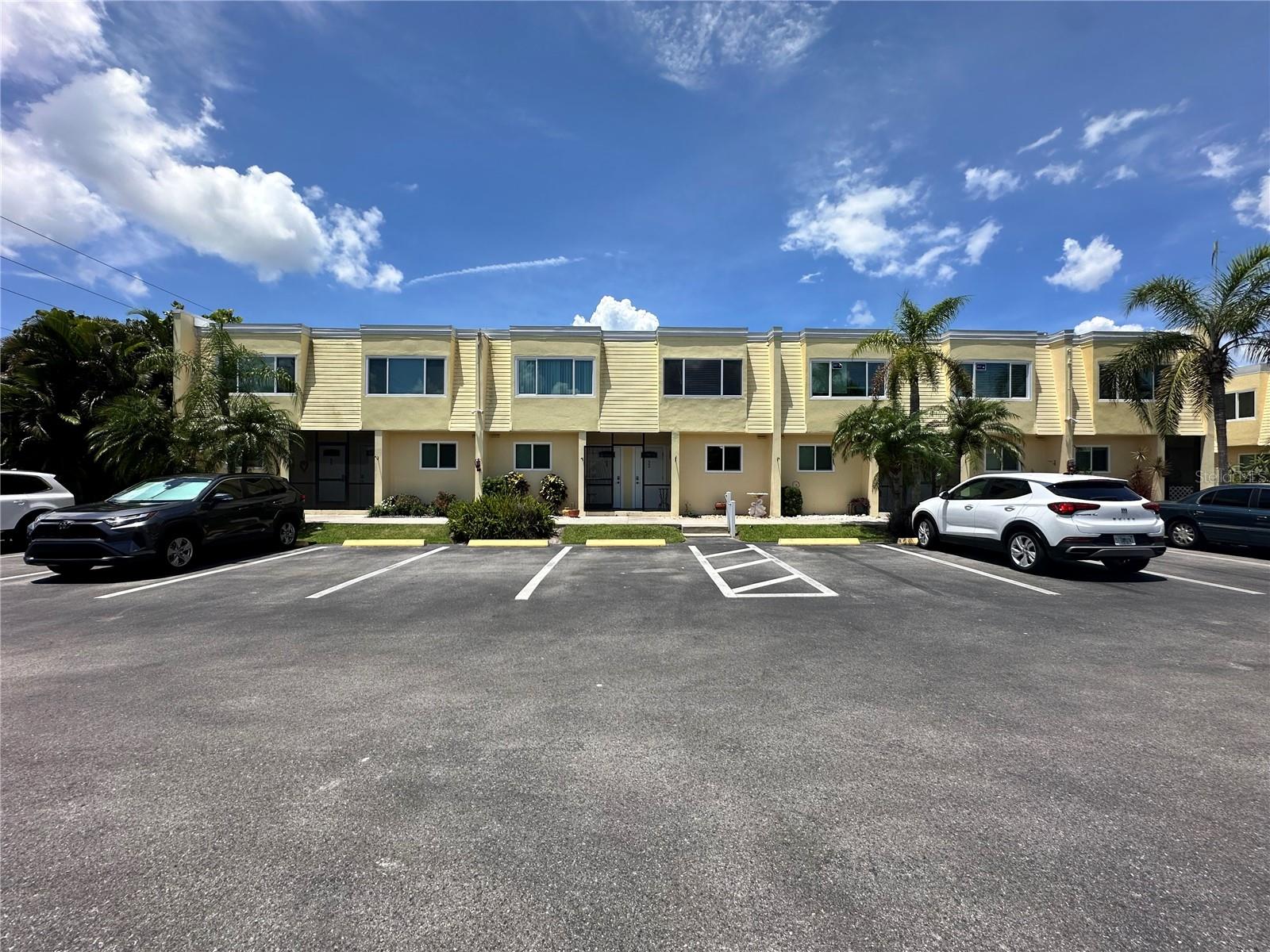 1020 W Marion Avenue 52