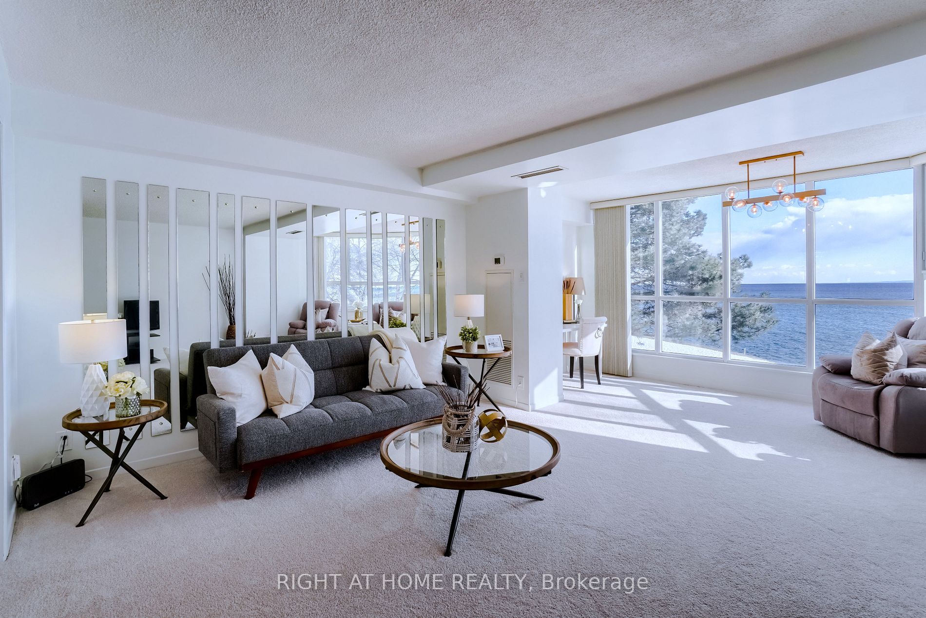 5280 Lakeshore Rd 207