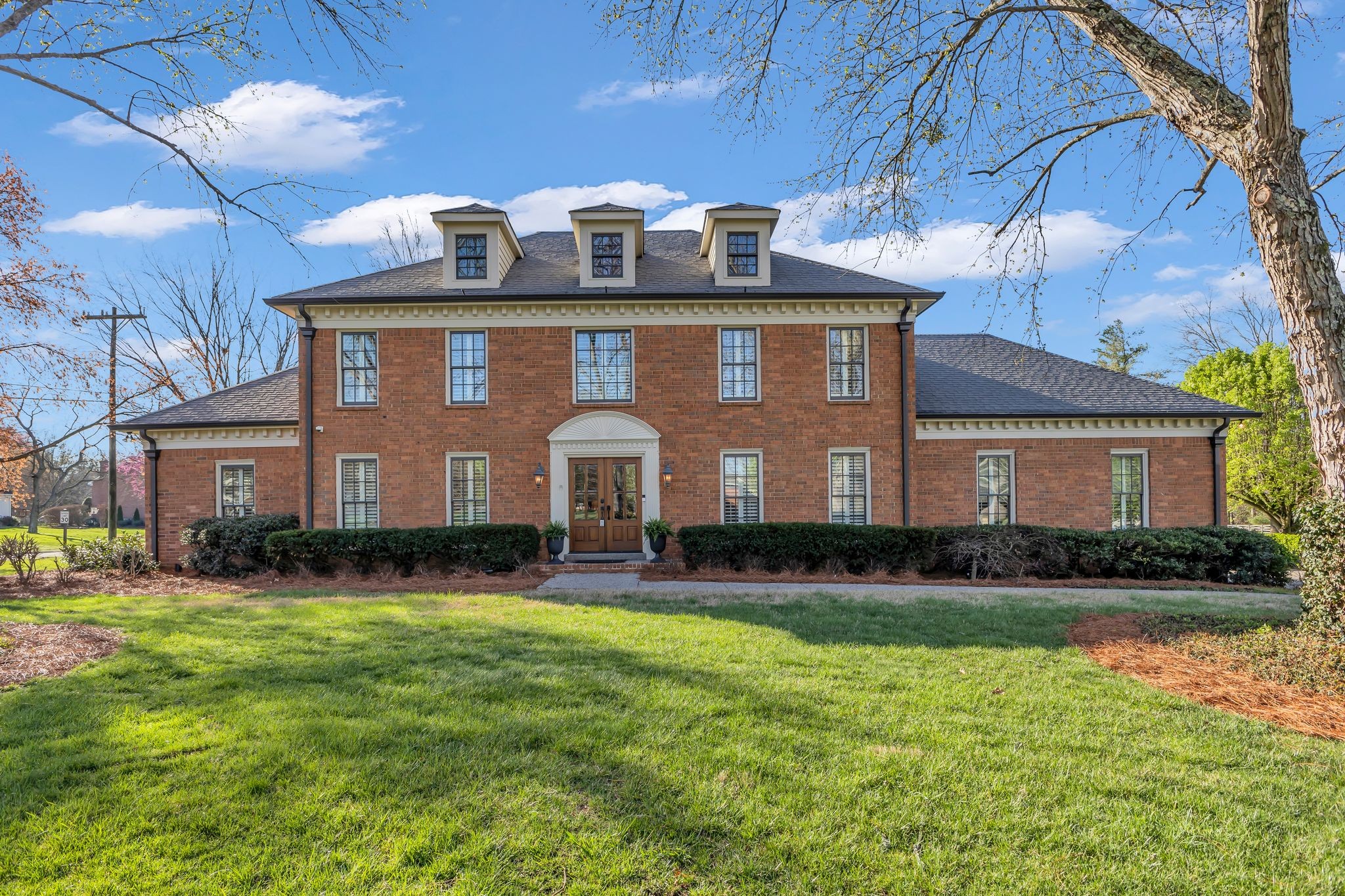 9221 Hunterboro Dr — sold