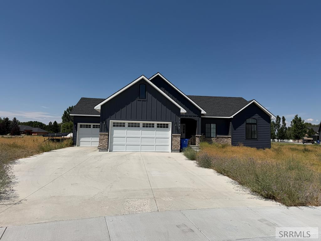 1104 Cypress Loop