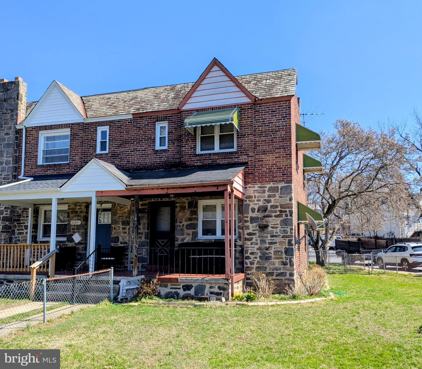 3847 Brooklyn Ave  