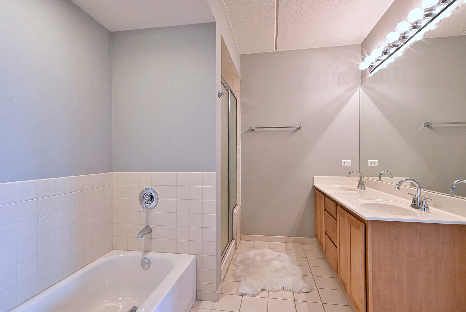 1 N Beacon Place 601