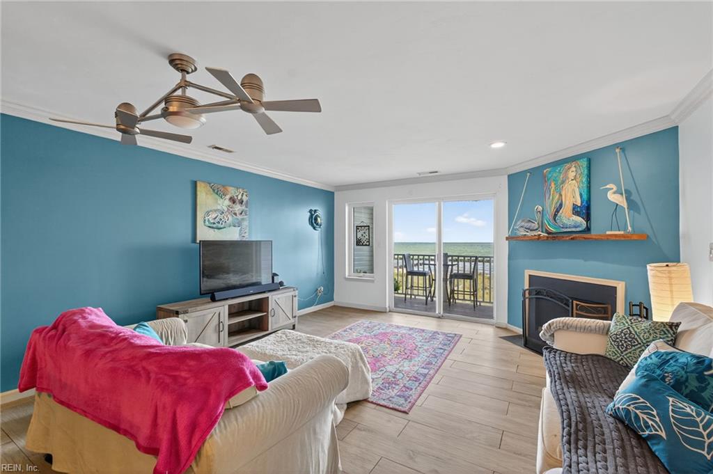 810 E Ocean View Avenue 201