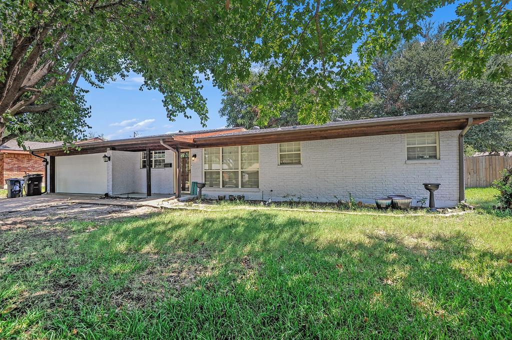 Charming 3-bedroom, 2-bath home located just minutes from I-20 in a quiet, well-established neighborhood. Enjoy peaceful
living with minimal traffic and mature trees lining the street. The spacious, fully fenced backyard features a large covered
patio—perfect for outdoor dining, relaxing, or entertaining year-round. A storage shed provides extra space for tools,
equipment, or hobbies. With its comfortable layout and great outdoor space, this is an ideal home for a family looking for
room to grow in a convenient Fort Worth location. Don’t miss this opportunity to own a well-kept home close to shopping,
dining, and major roadways!
