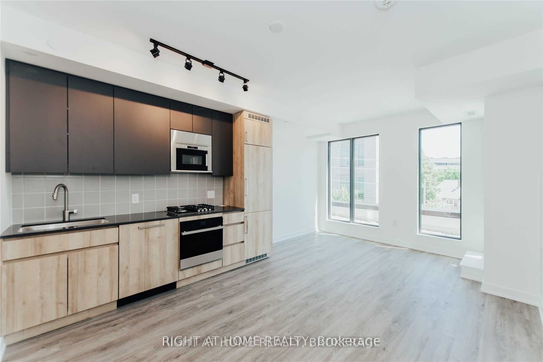 430 Roncesvalles Ave 406