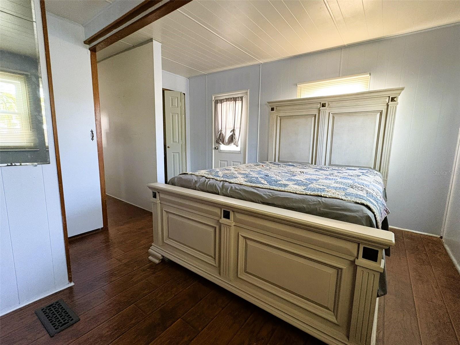 504 50th Avenue Dr W Avenue W