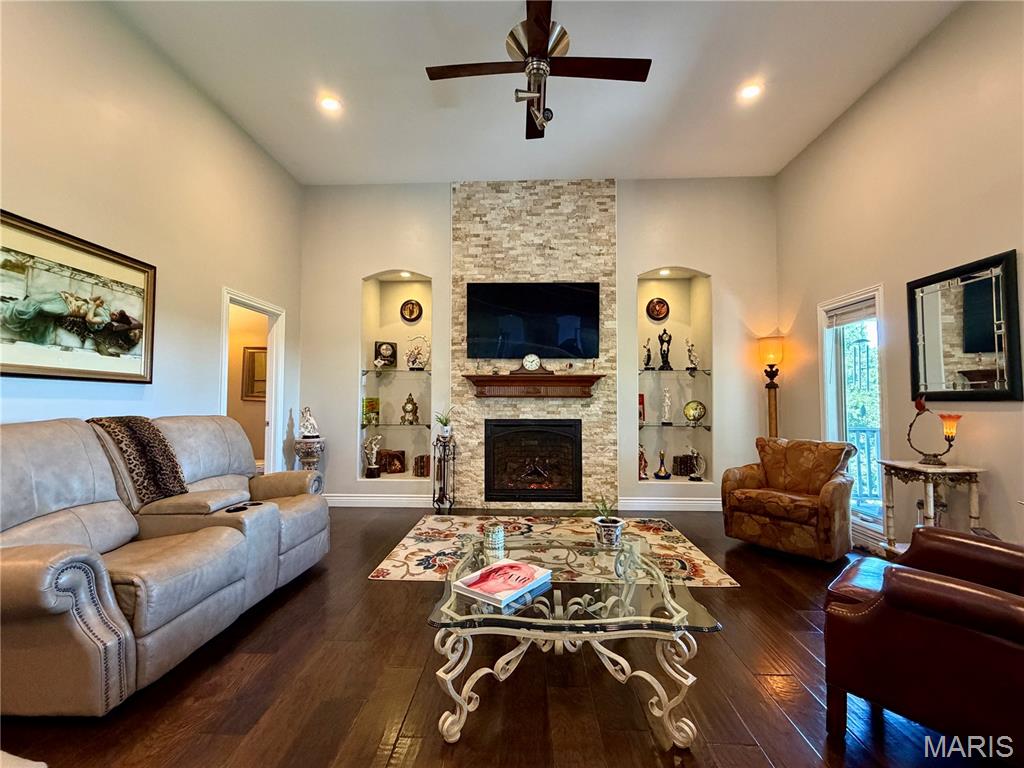120 El Rancho Drive
