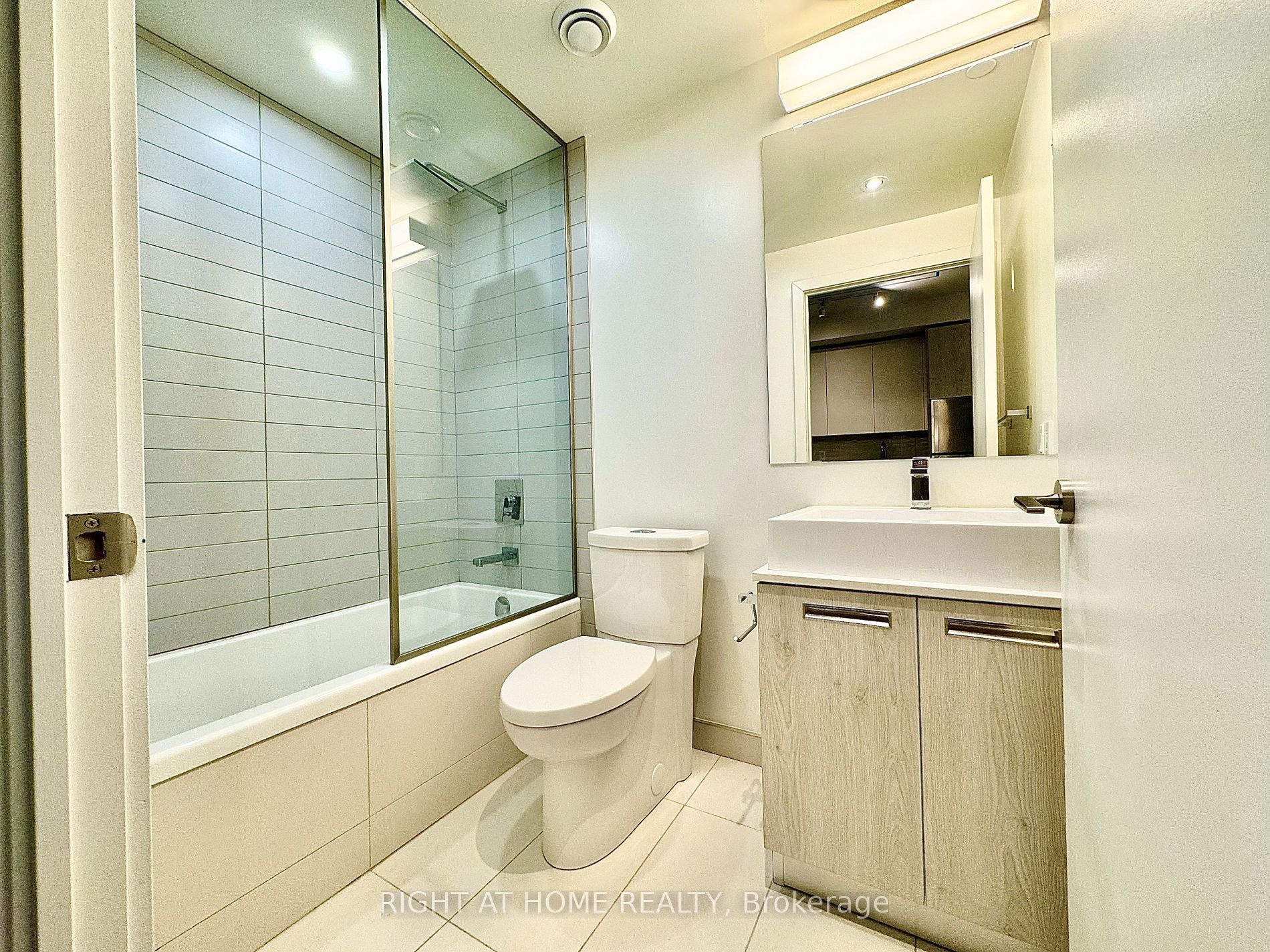 2A Church St St 2206