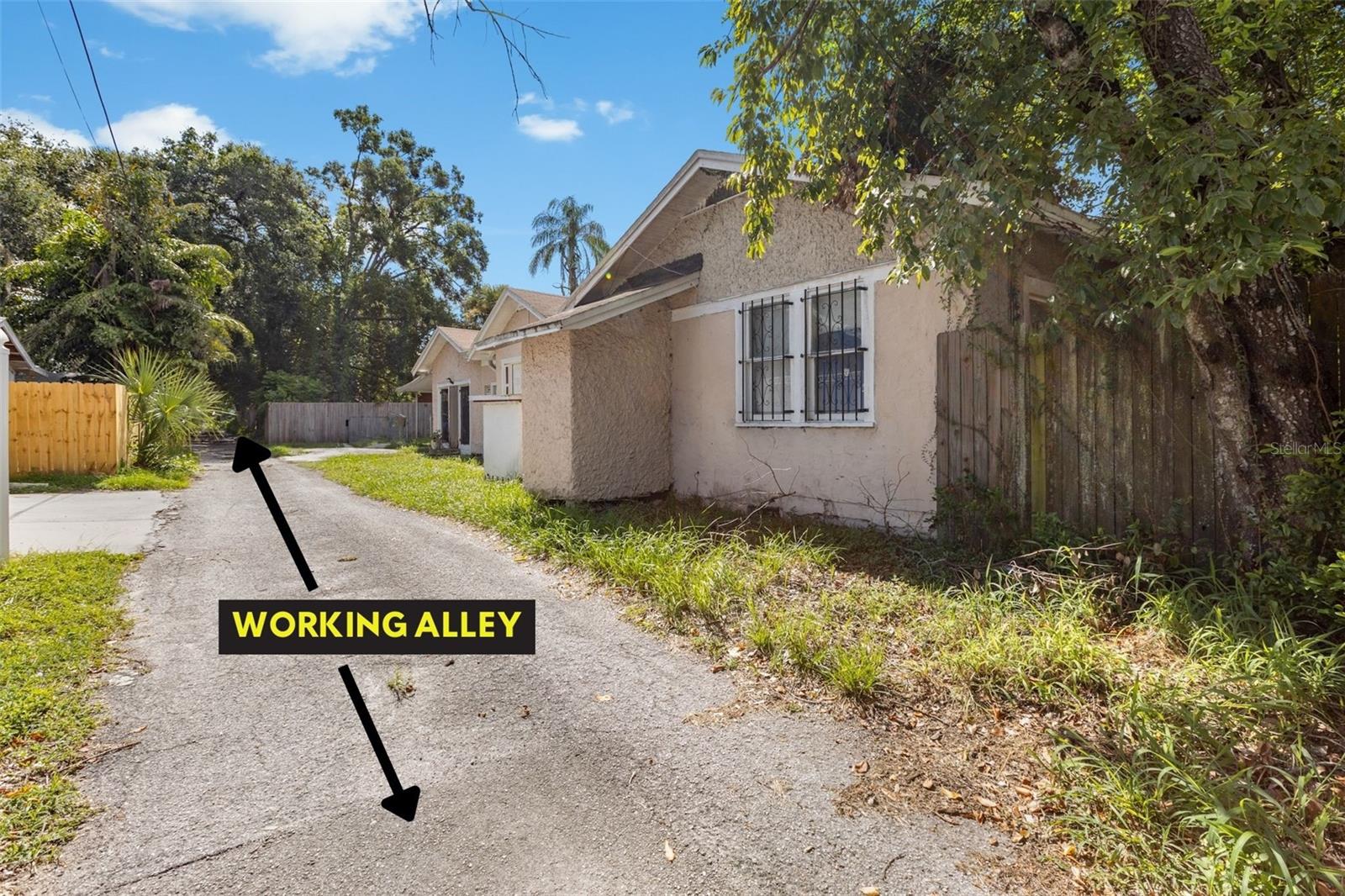 1008 E Comanche Avenue