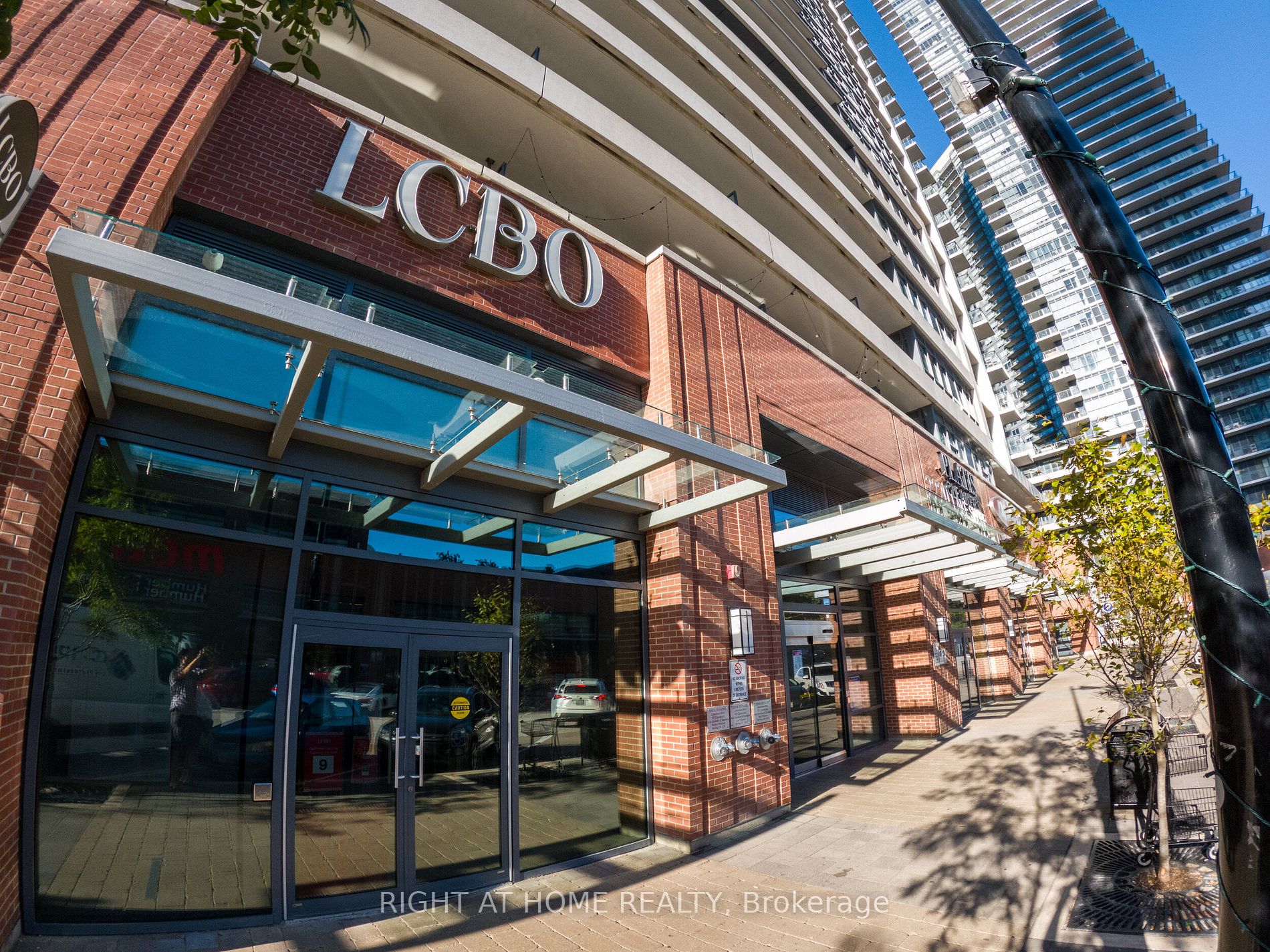 2212 W Lake Shore Blvd Ph06