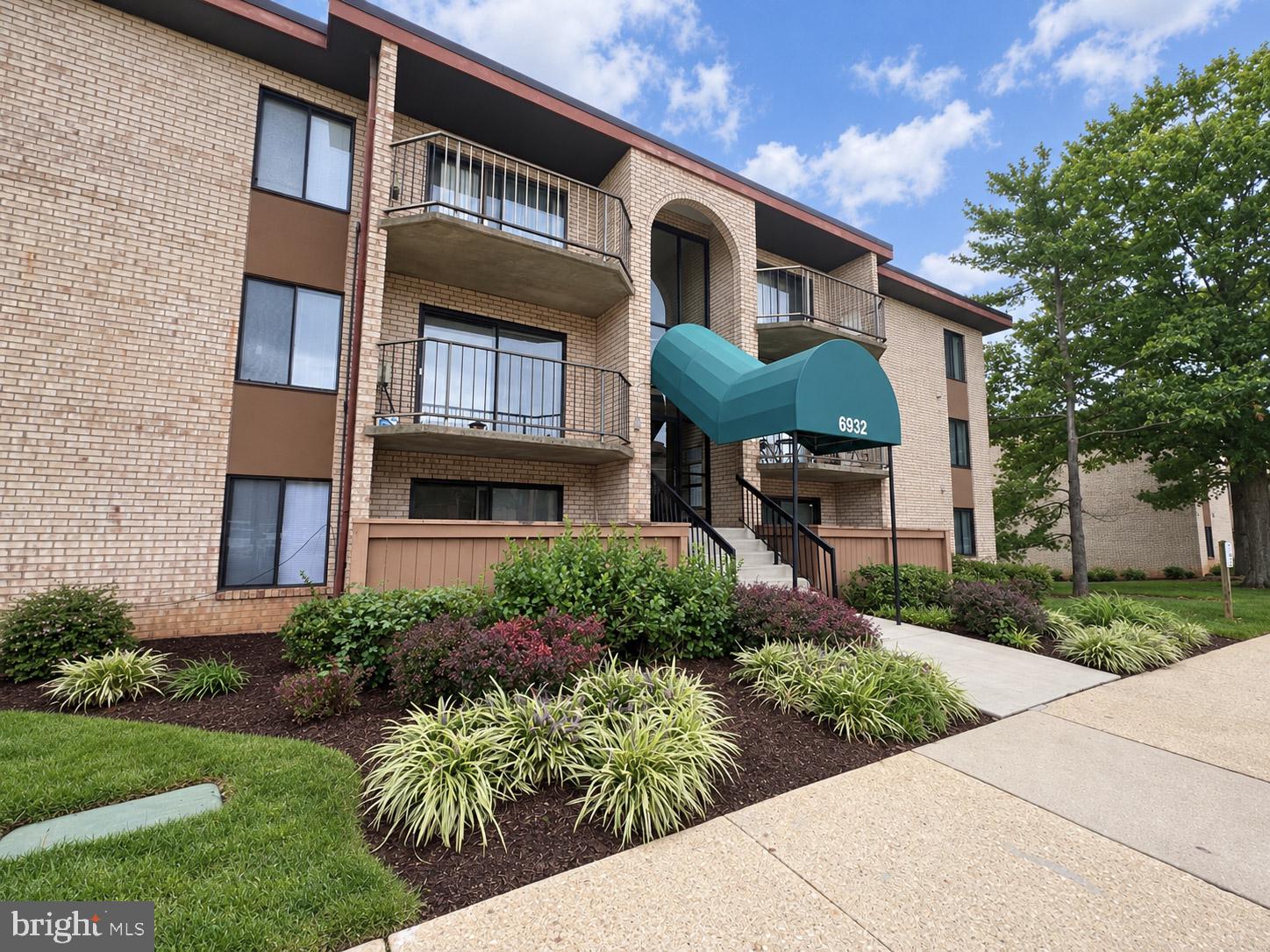 6932 Hanover Parkway 203