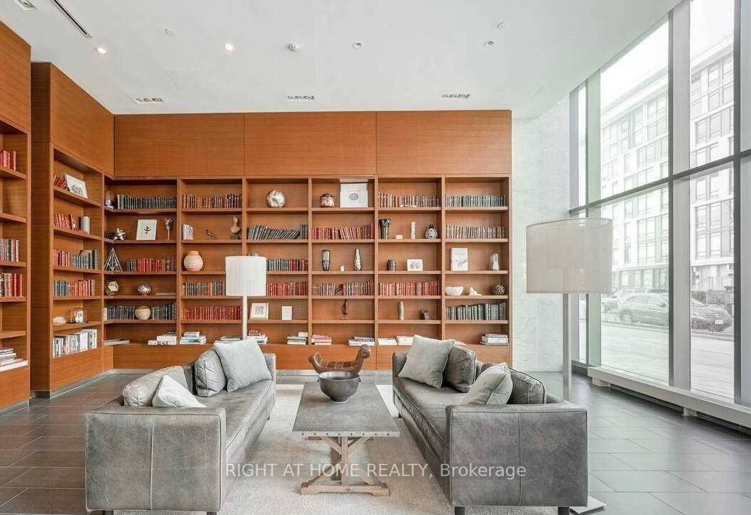 170 Fort York Blvd 205