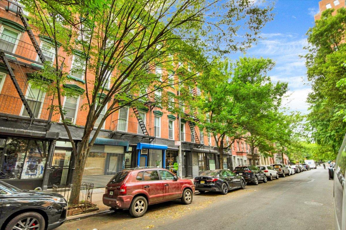 616 E 9th Street 2W
