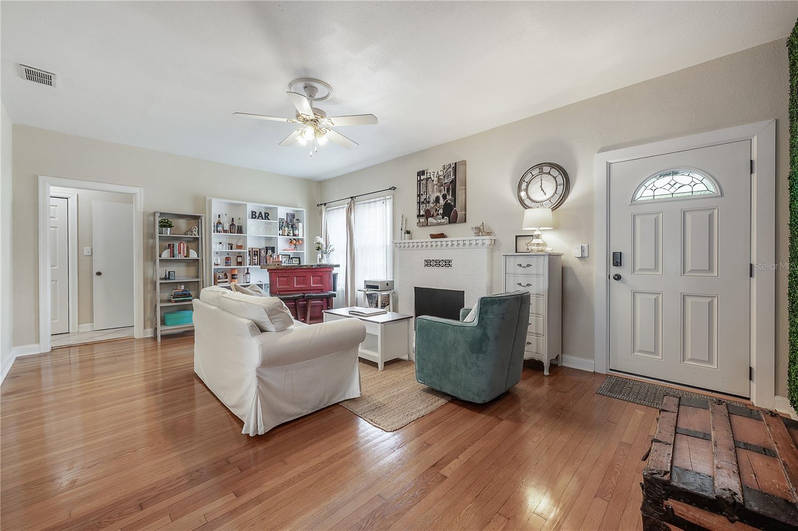 1209 E Idlewild Avenue