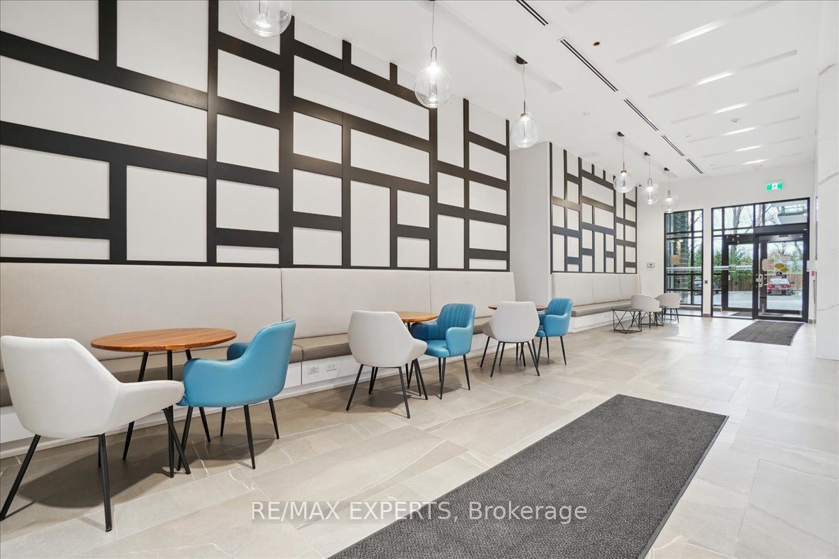 681 Yonge St 209