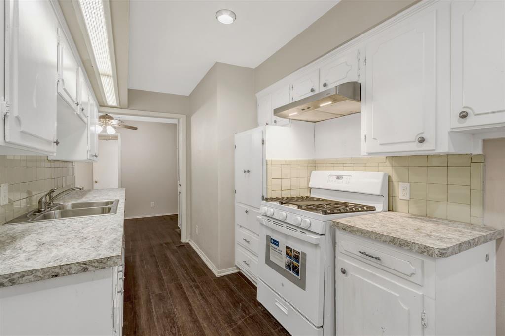 3119 Bertrand Avenue