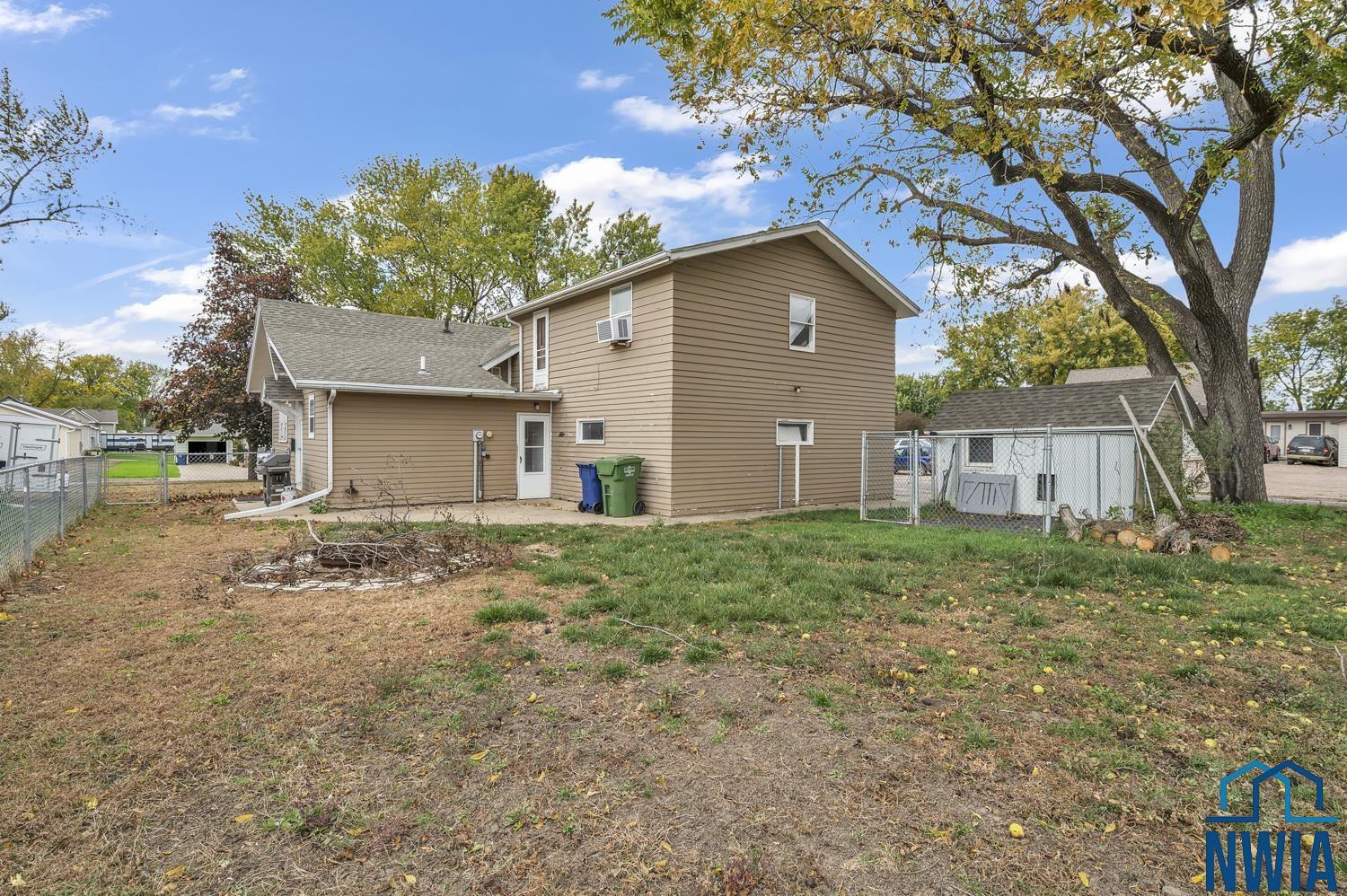 607 Albany Avenue Ne