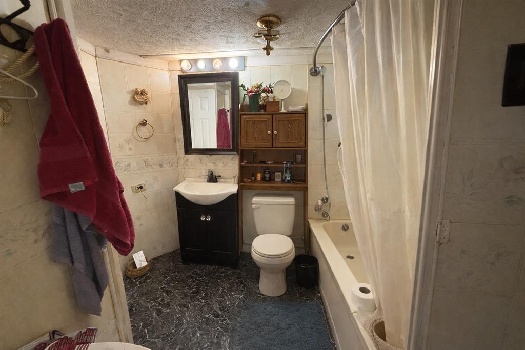 219 Blackberry Ln
