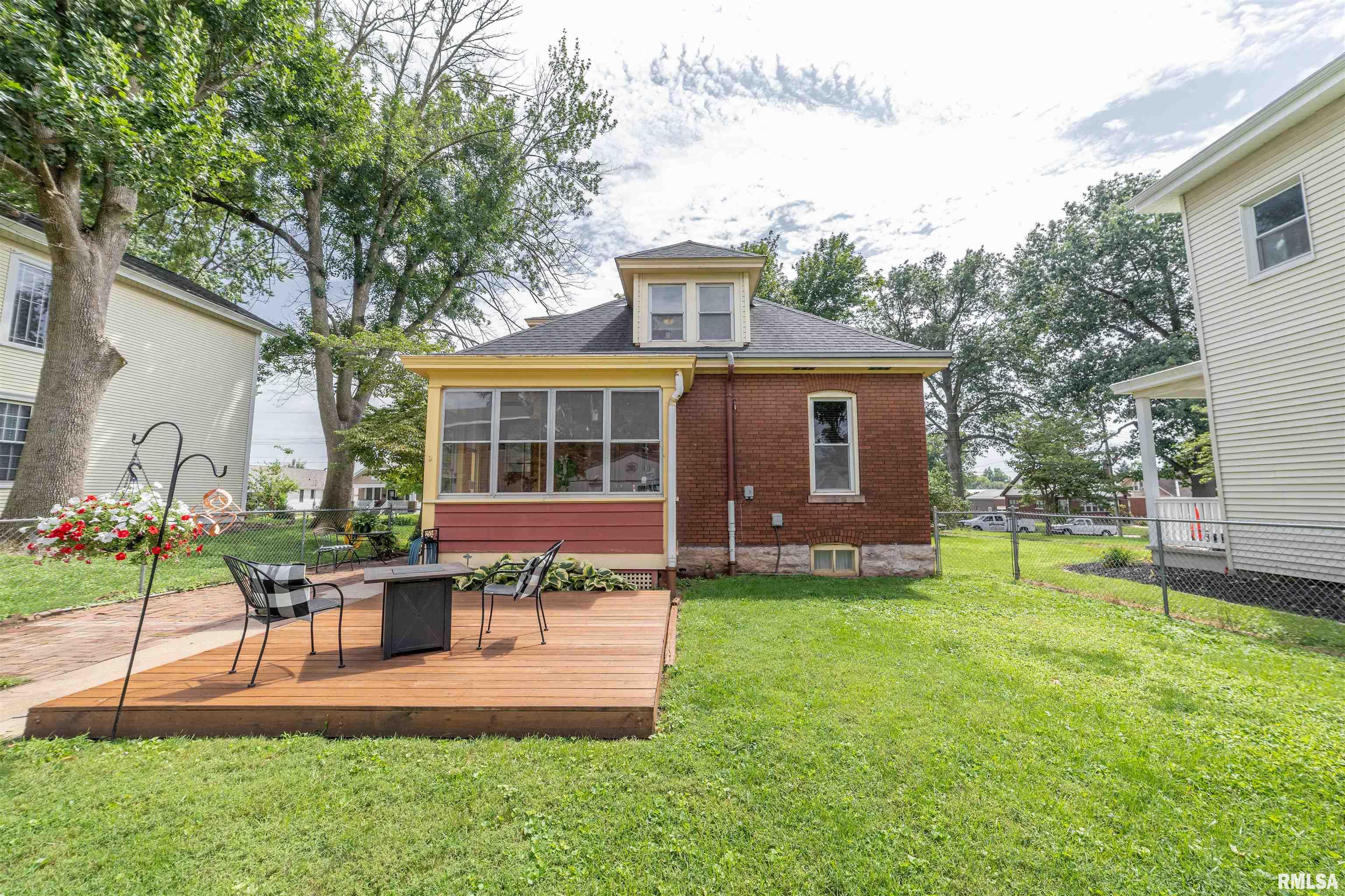 2305 Elm Street