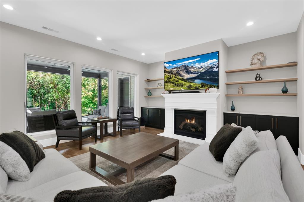 931 Waterloo Lake Drive