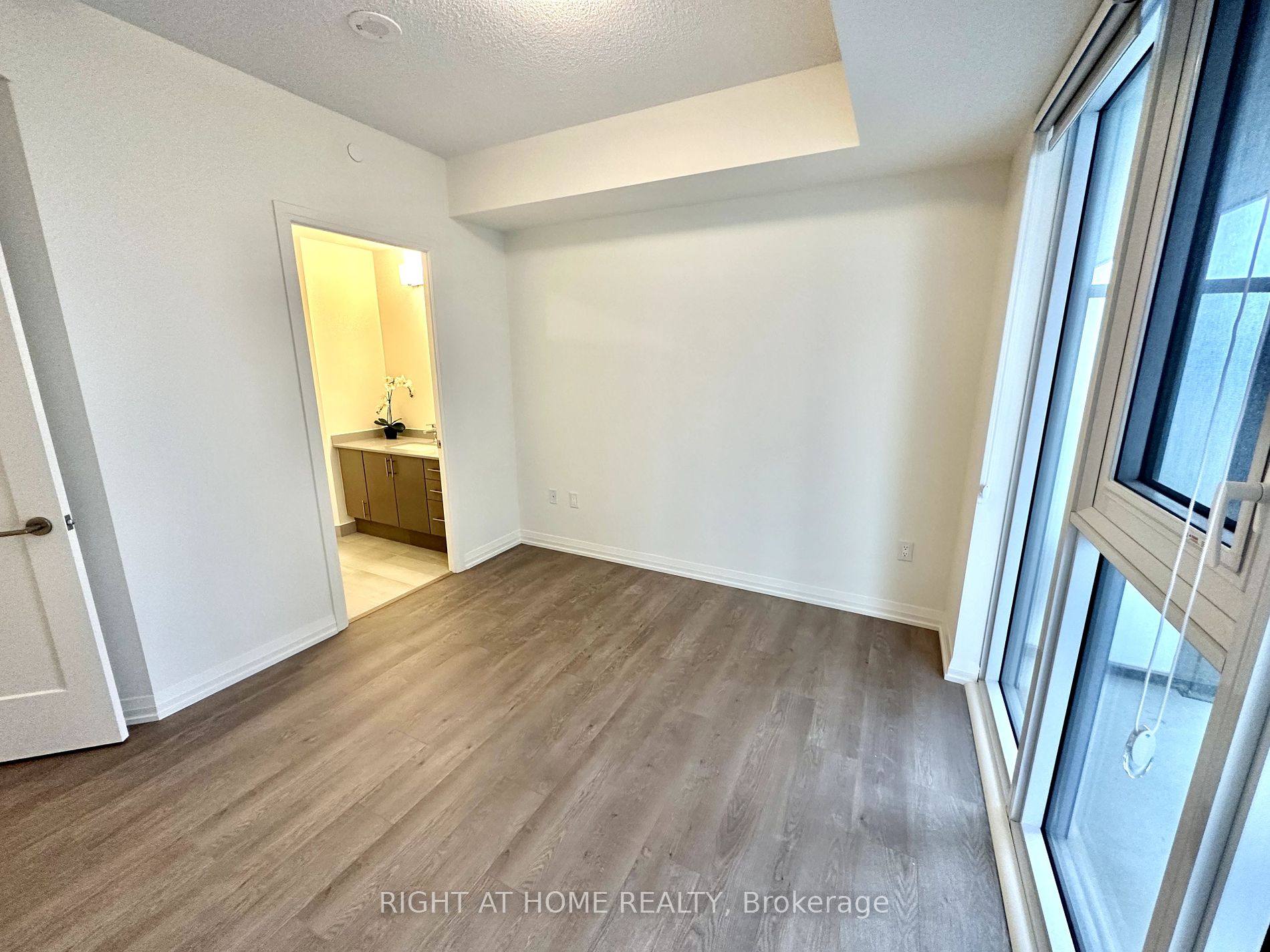 9000 Jane St 1815
