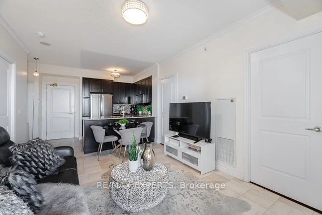 9255 Jane St 809