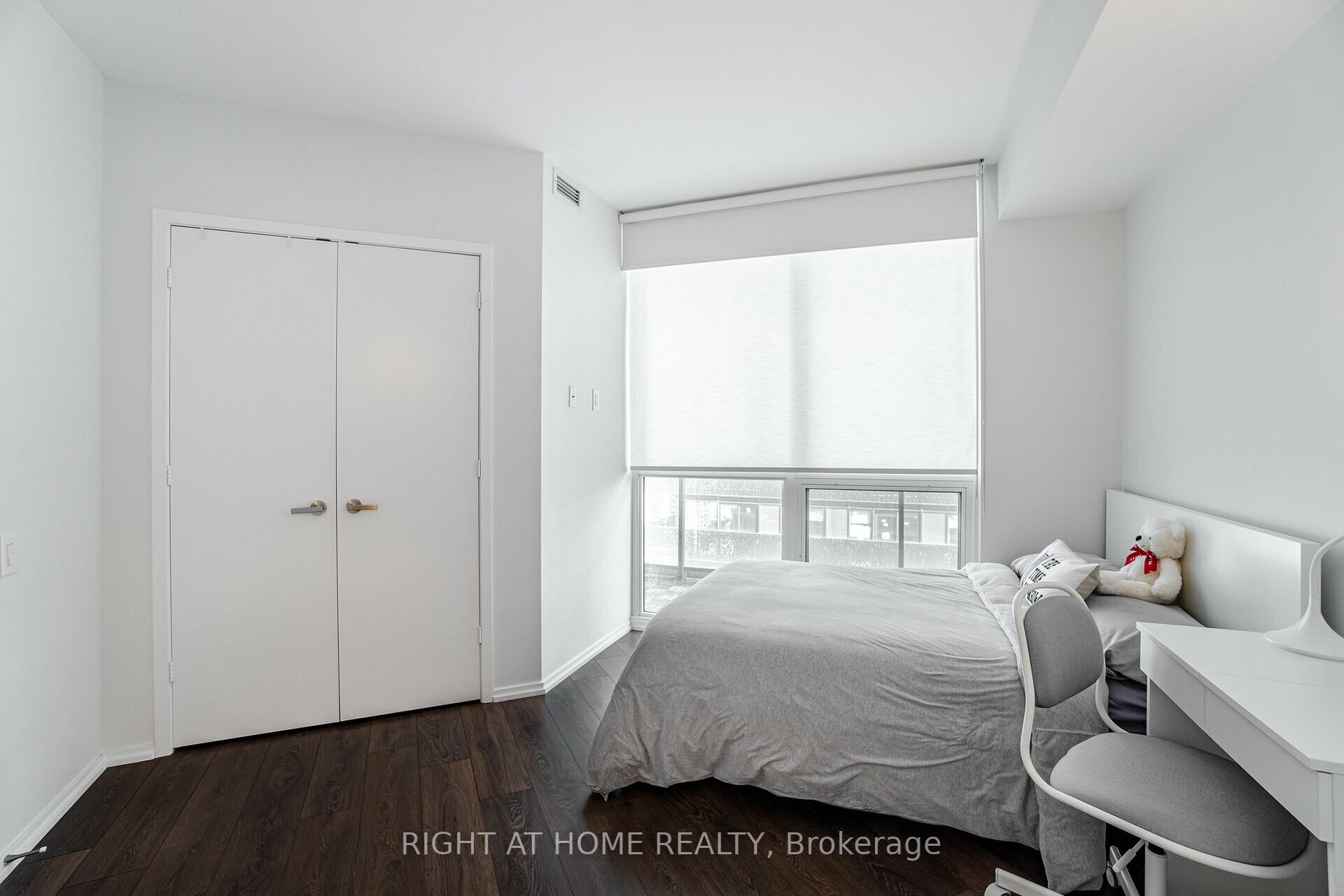 45 E Charles St 3910