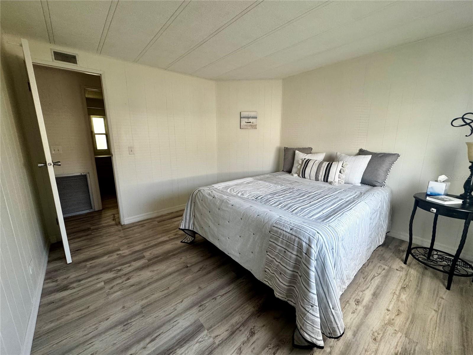 5619 Bayshore Road 240