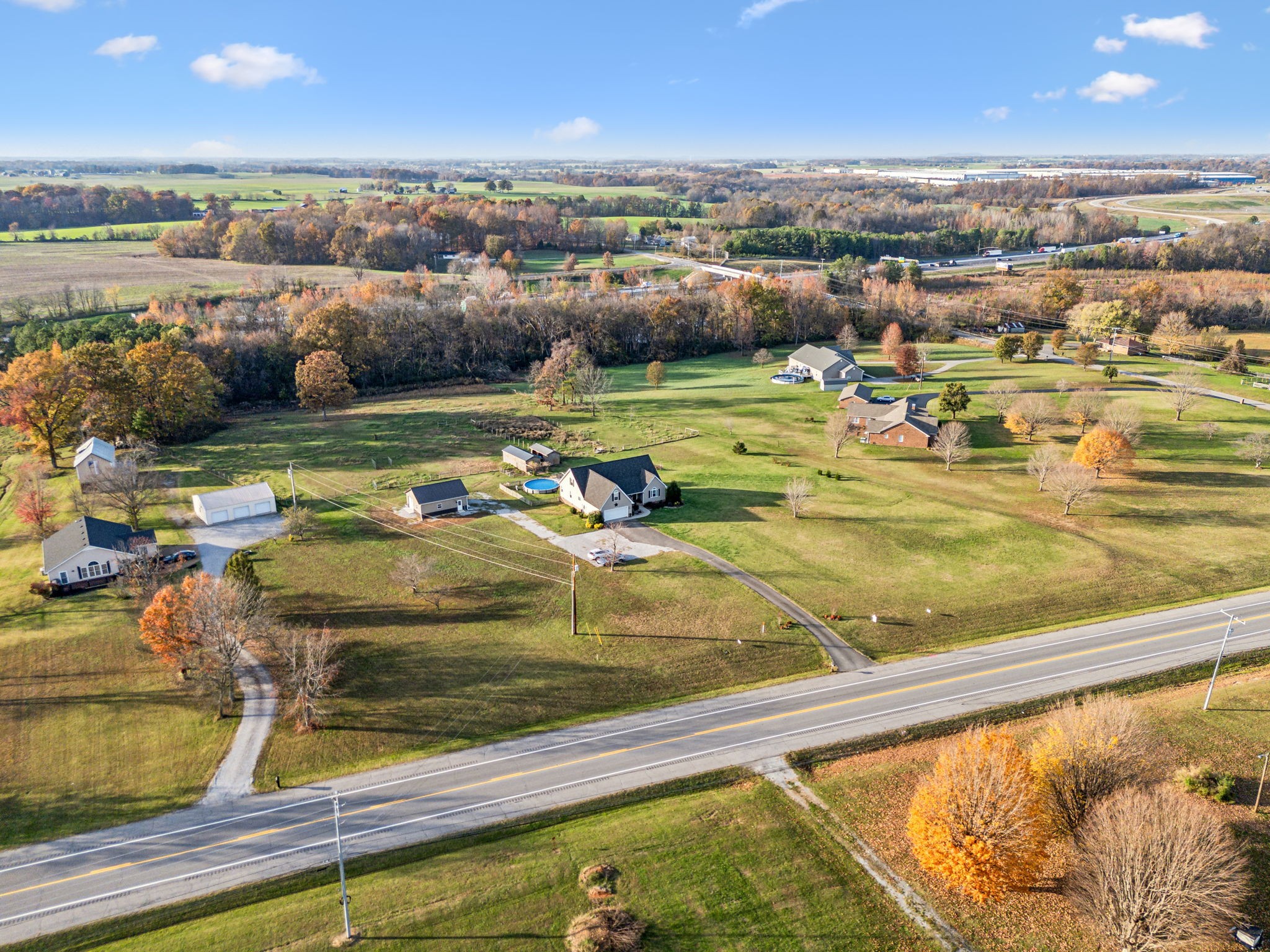 5881 Highway 31 W
