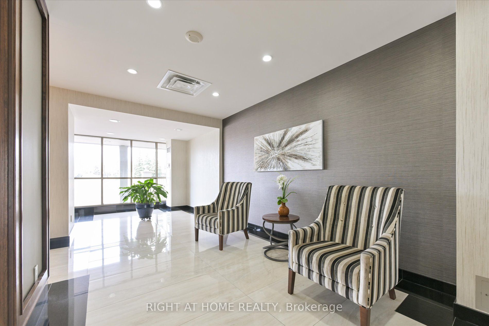 350 W Rathburn Rd 1107