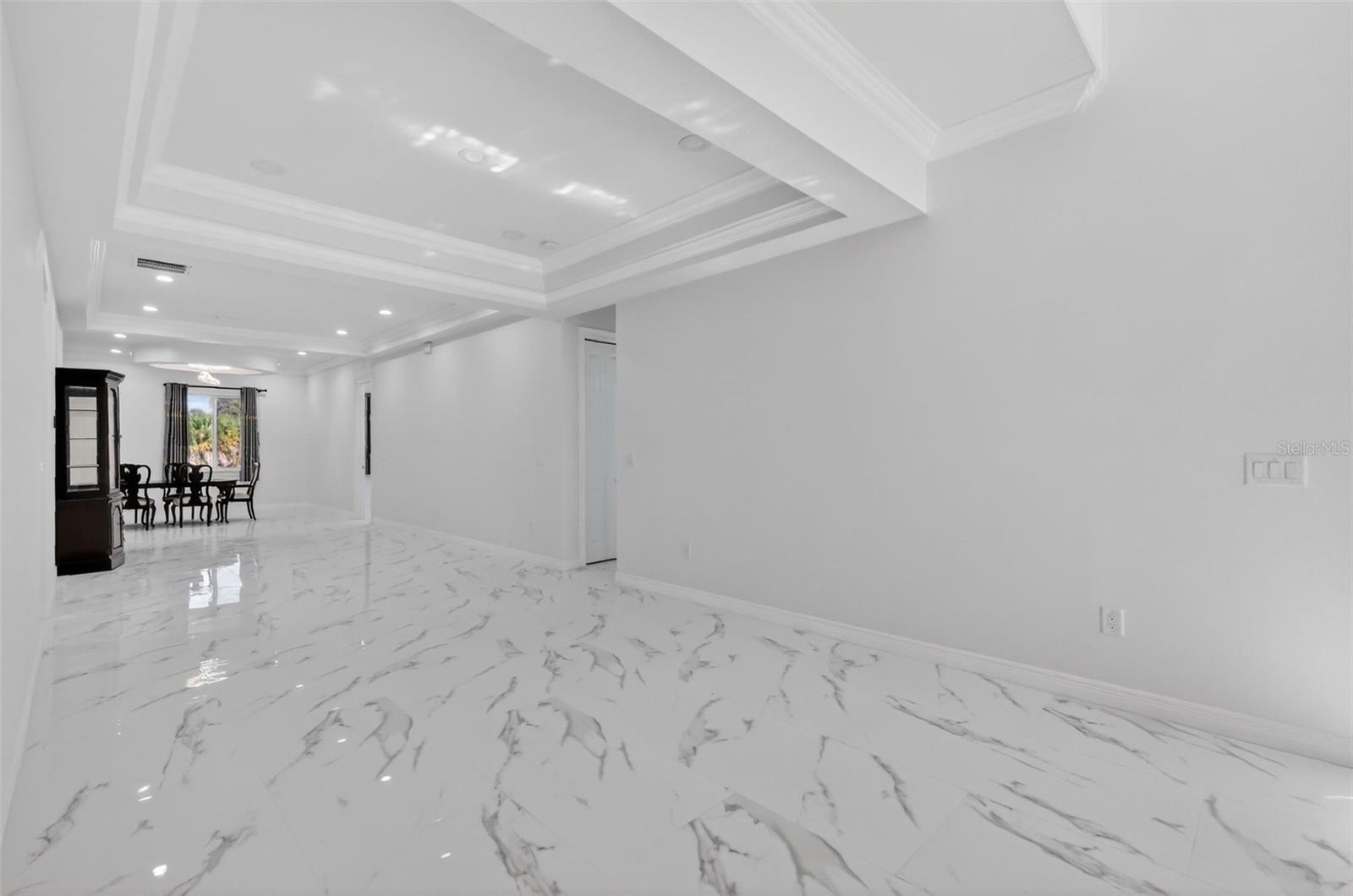 588 Dowling Circle