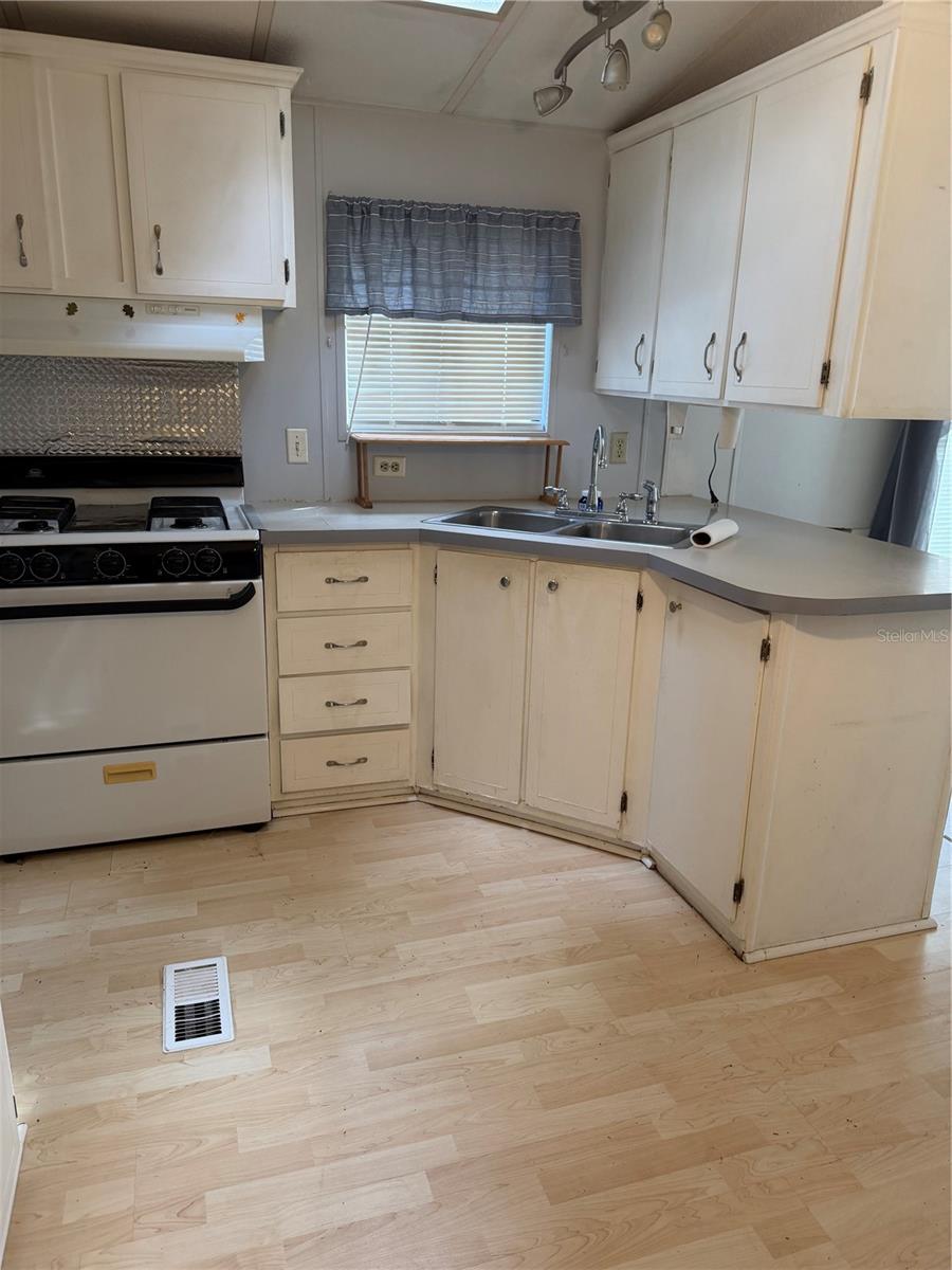 3000 Clarcona Road 605